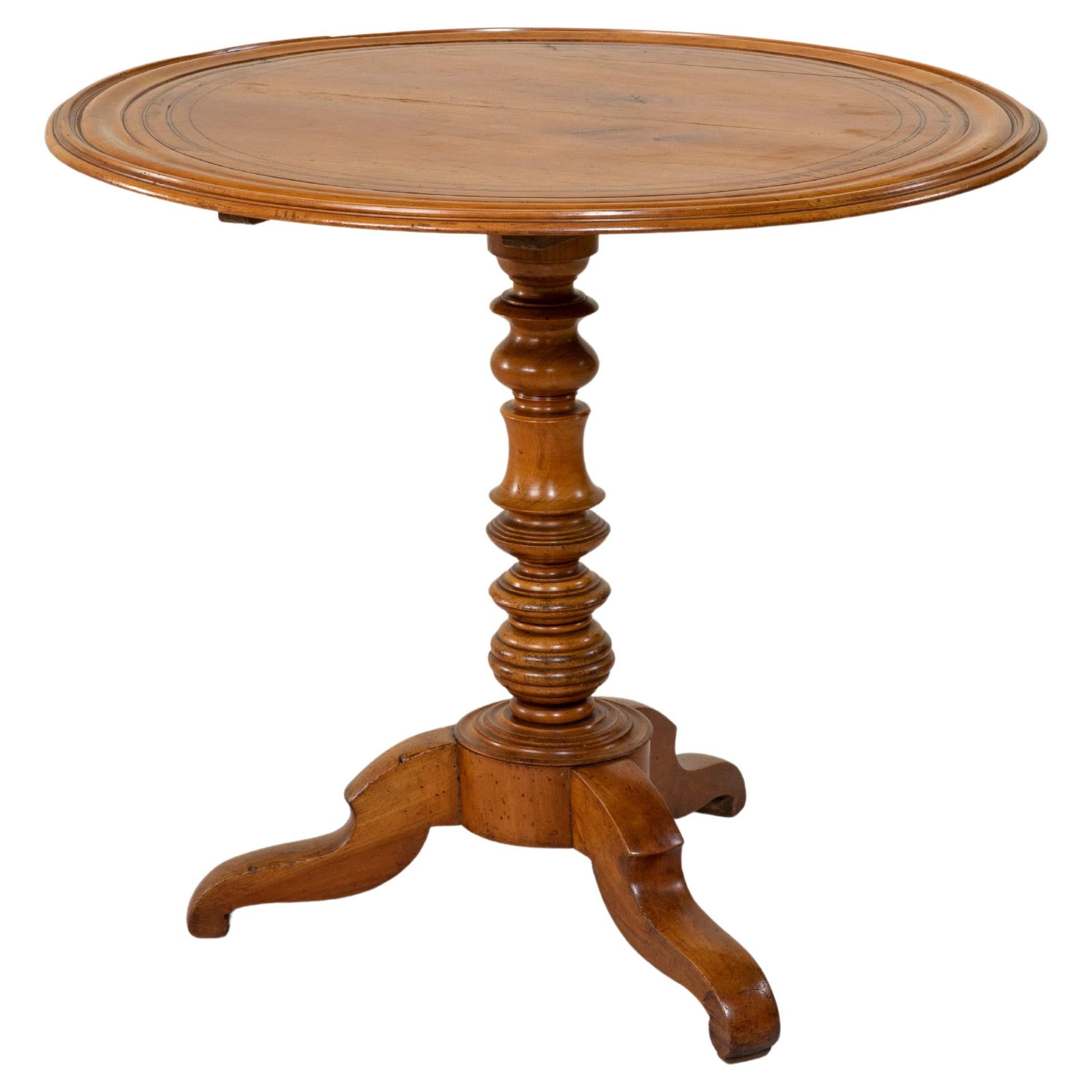 Gueridon ou The Pedestal Table en noyer d'époque Louis Philippe du milieu du 19e siècle