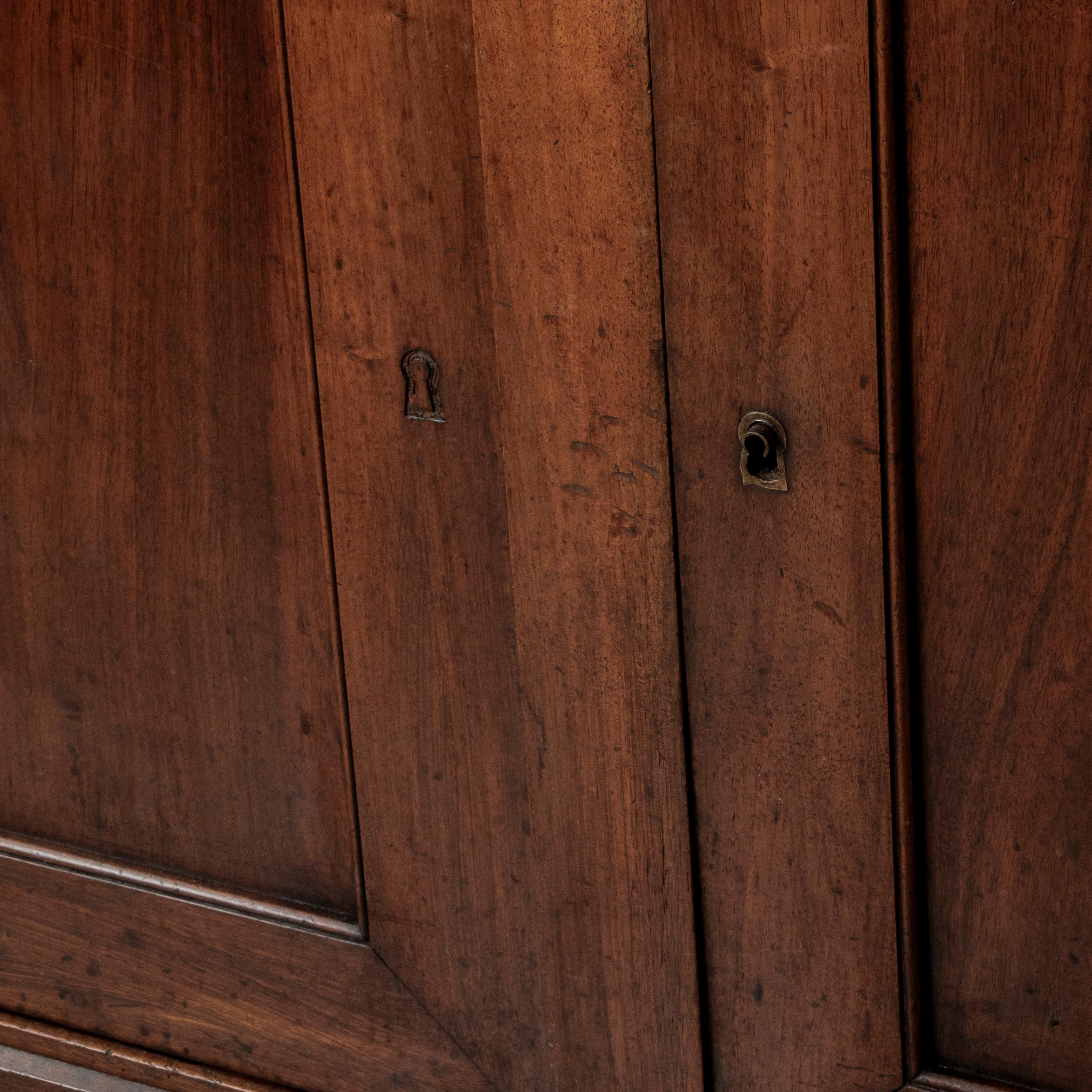 Enfilade in noce in stile Louis Philippe della metà del XIX secolo, credenza, marmo in vendita 7