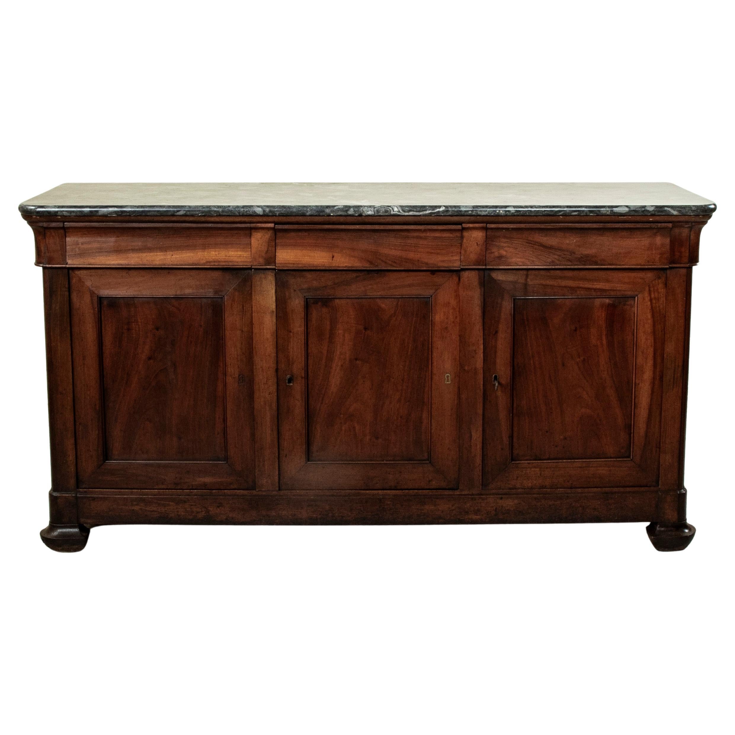 Enfilade in noce in stile Louis Philippe della metà del XIX secolo, credenza, marmo in vendita