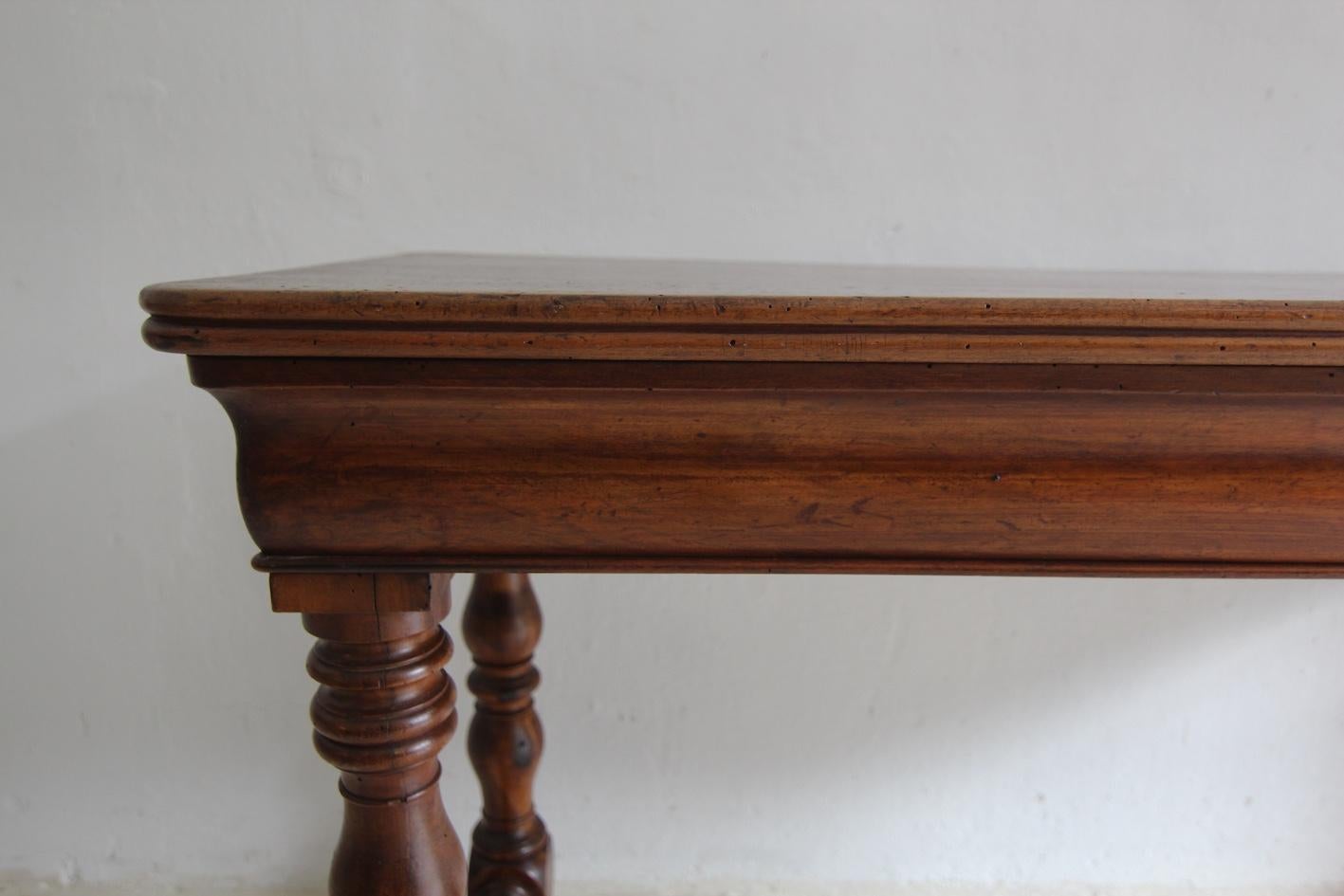 Mid-19th Century French Louis Philippe Walnut Tailor´s Table For Sale 9