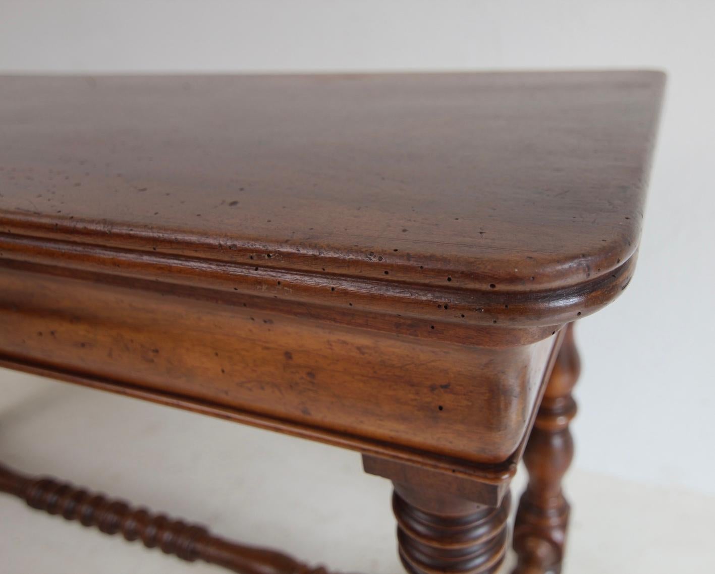 Mid-19th Century French Louis Philippe Walnut Tailor´s Table For Sale 11