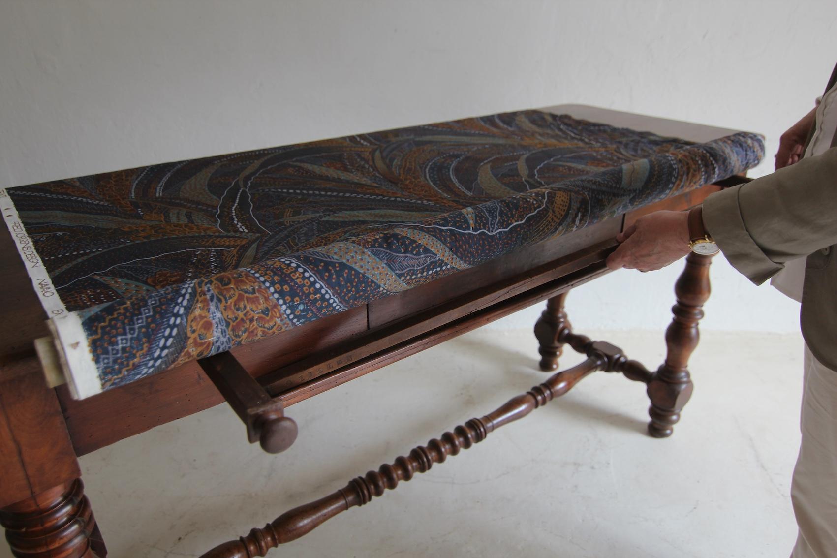 Mid-19th Century French Louis Philippe Walnut Tailor´s Table For Sale 1