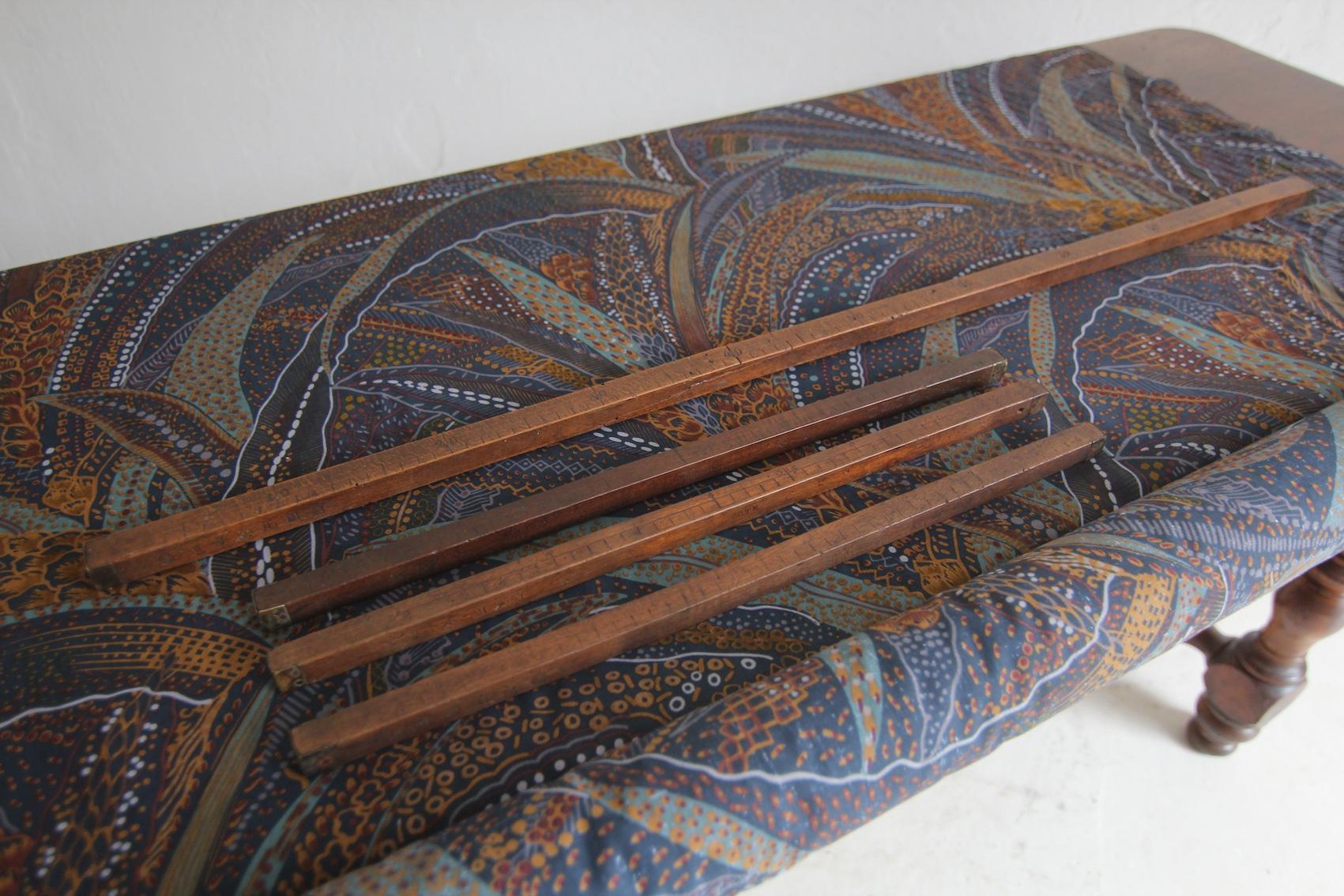 Mid-19th Century French Louis Philippe Walnut Tailor´s Table For Sale 2