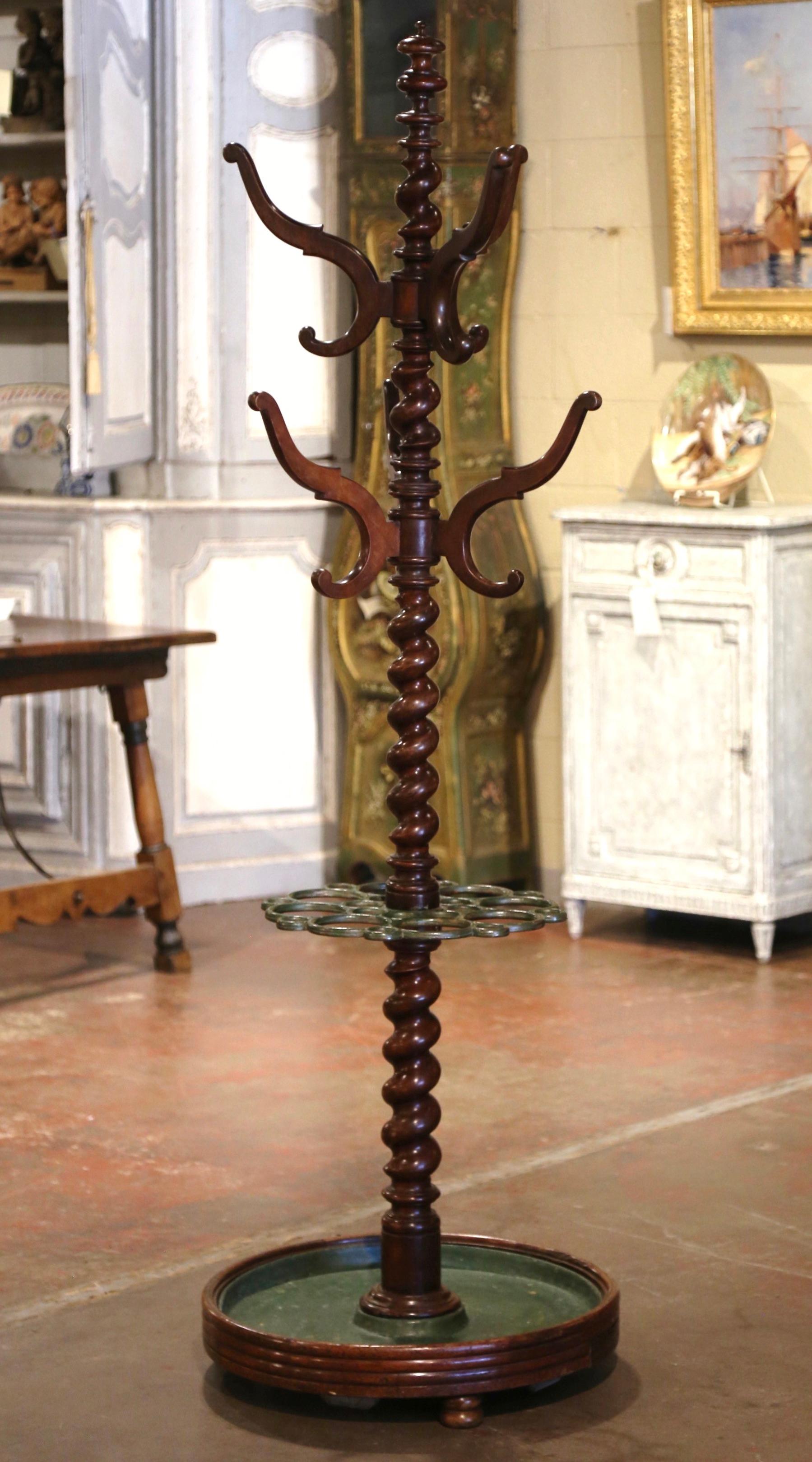 Mid-19th Century French Louis XIII Walnut Barley Twist Hall Tree Umbrella Stand In Excellent Condition In Dallas, TX