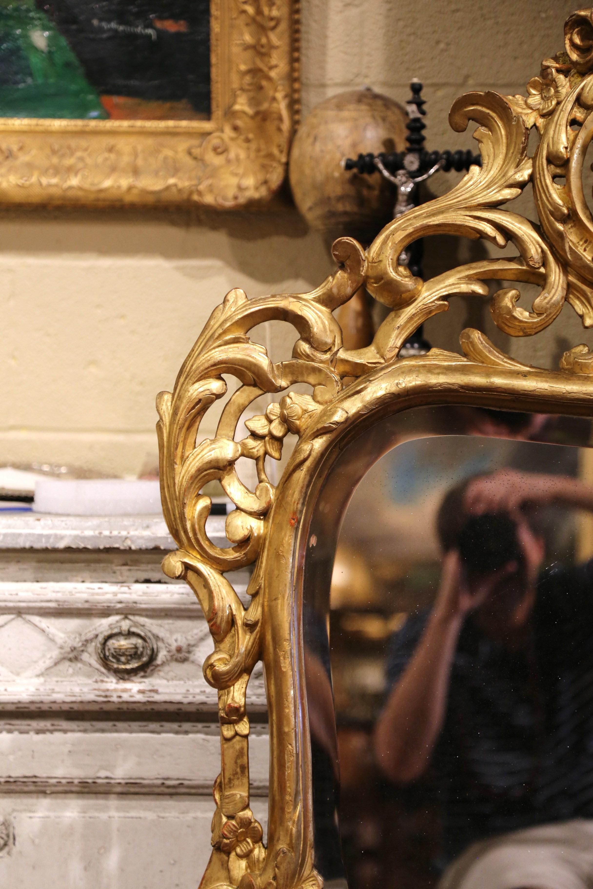 Mid-19th Century French Louis XV Carved Giltwood Wall Mirror from Provence For Sale 2