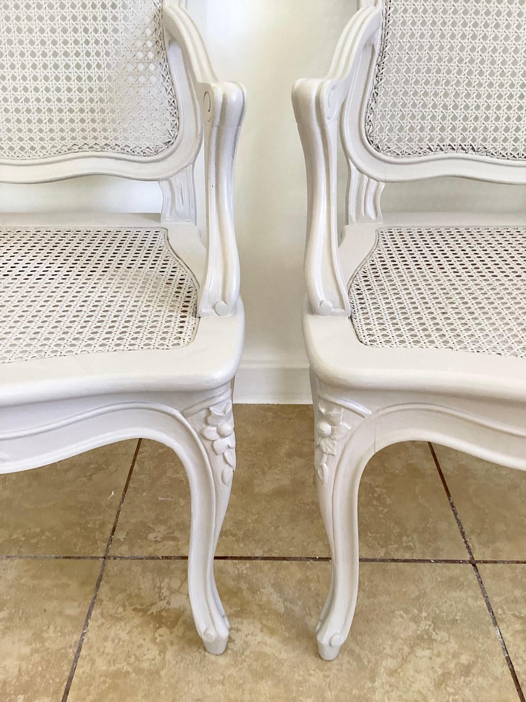 Chaises Médaillon Baroque en stock ou sur mesure - Ameublement