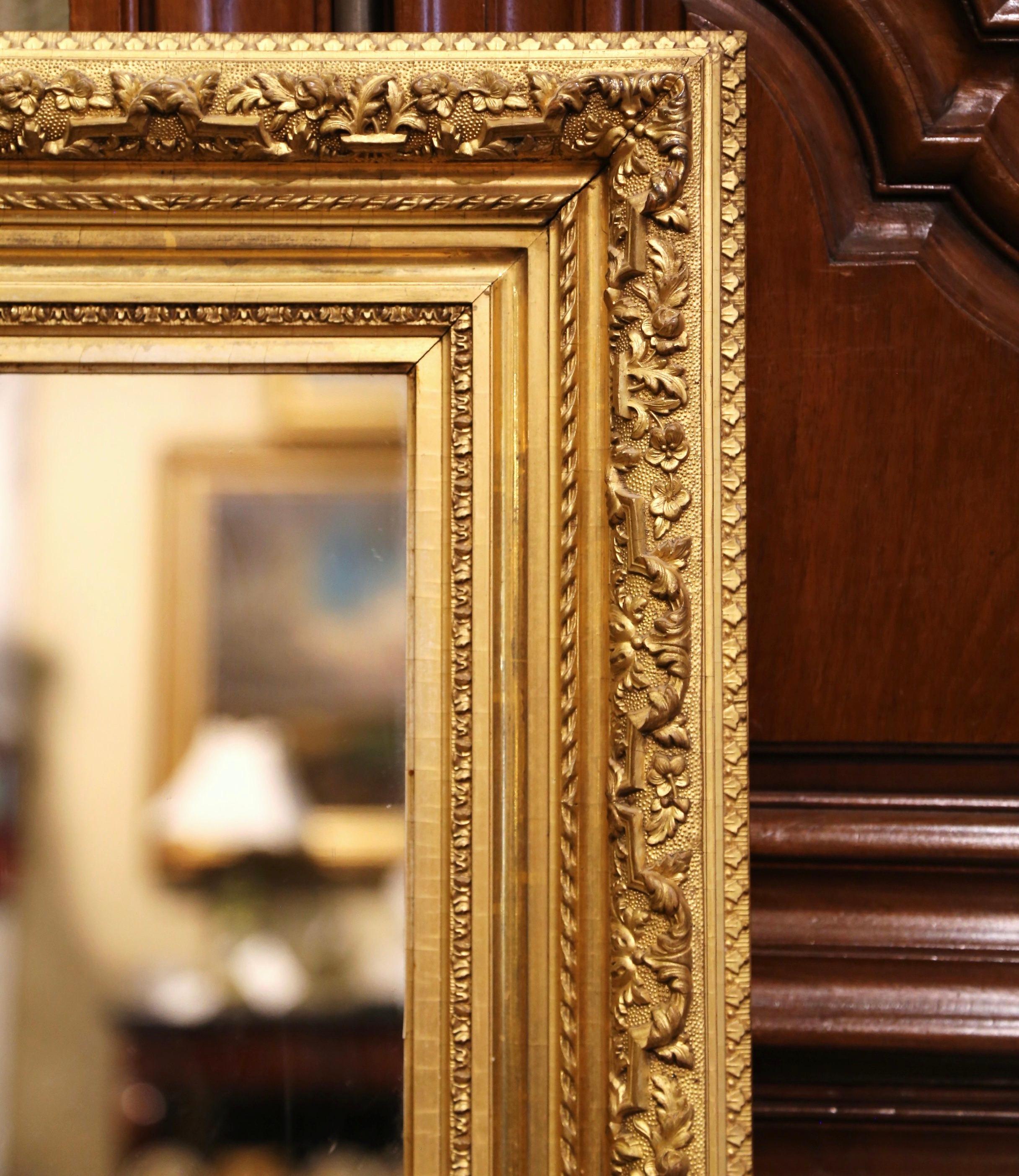 Hand-Carved Mid-19th Century French Louis XVI Carved Giltwood Wall Mirror