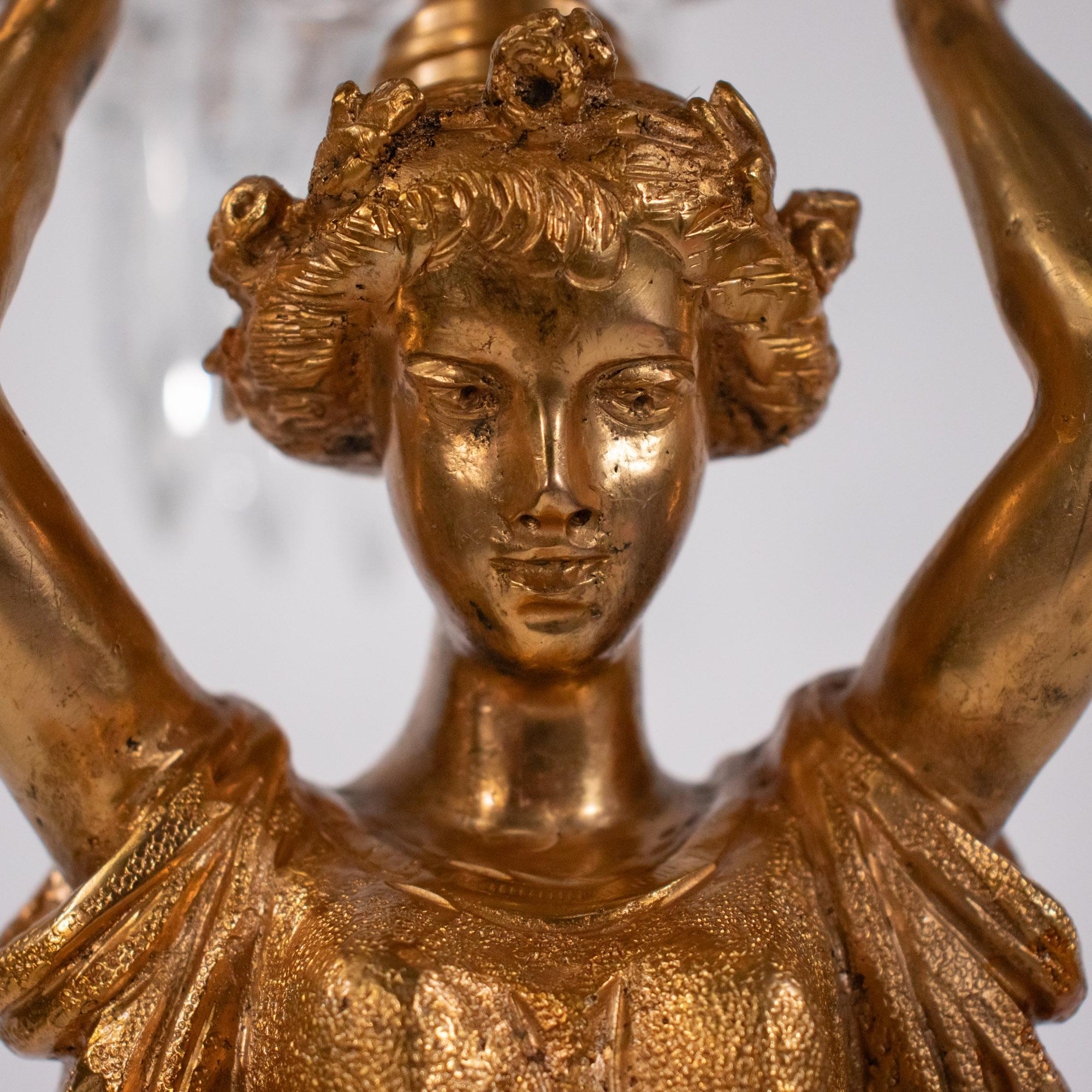Mitte des 19. Jahrhunderts Französisch Louis XVI Revival Ormolu und Kristall Kandelaber im Angebot 1