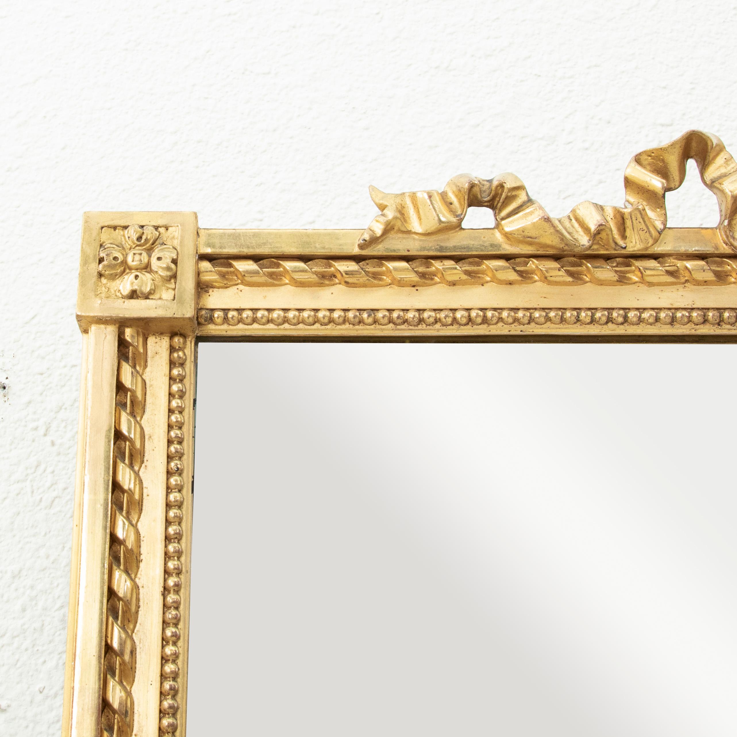 Mitte des 19. Jahrhunderts Französisch Louis XVI-Stil vergoldet Wood Wall Mirror (Spiegel) im Angebot