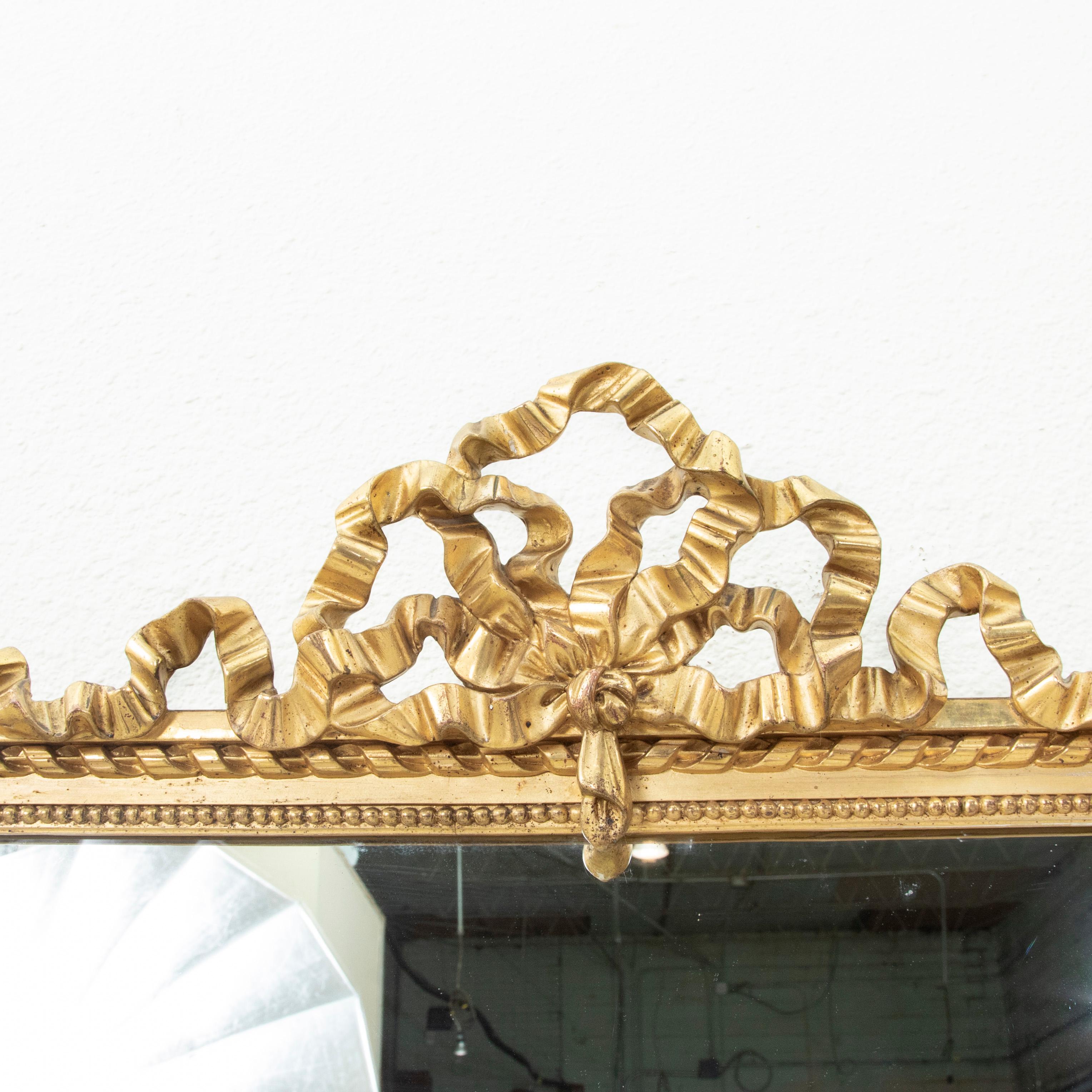Mitte des 19. Jahrhunderts Französisch Louis XVI-Stil vergoldet Wood Wall Mirror im Angebot 1