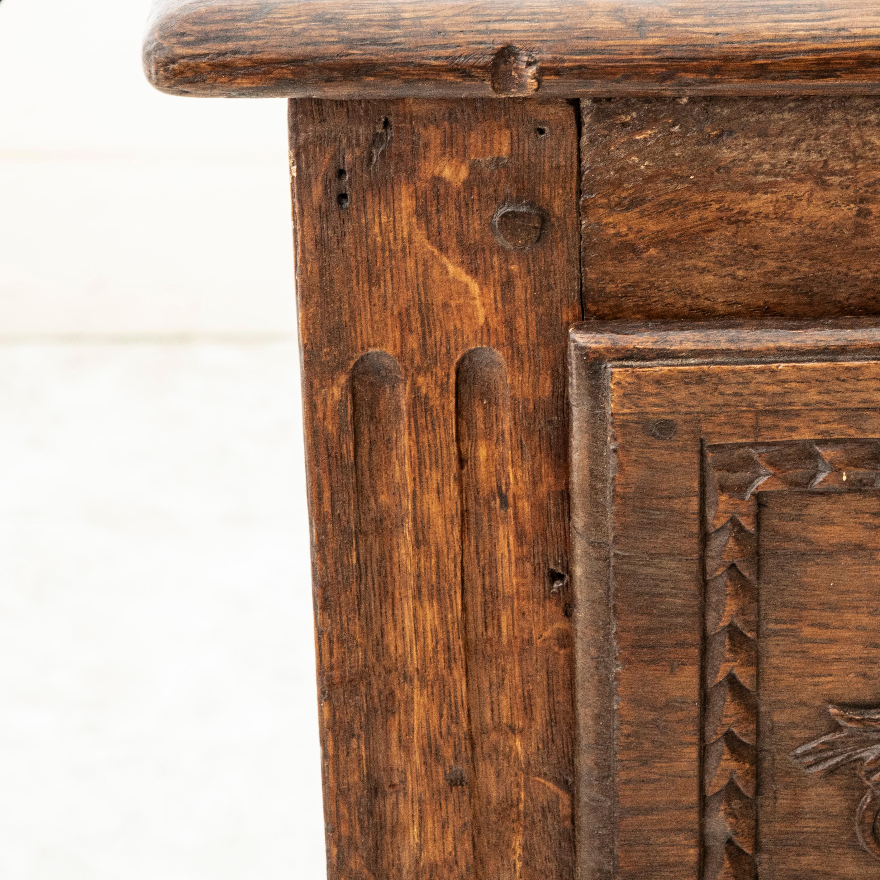 Mid-19th Century French Louis XVI Style Hand Carved Walnut Chest or Commode en vente 11
