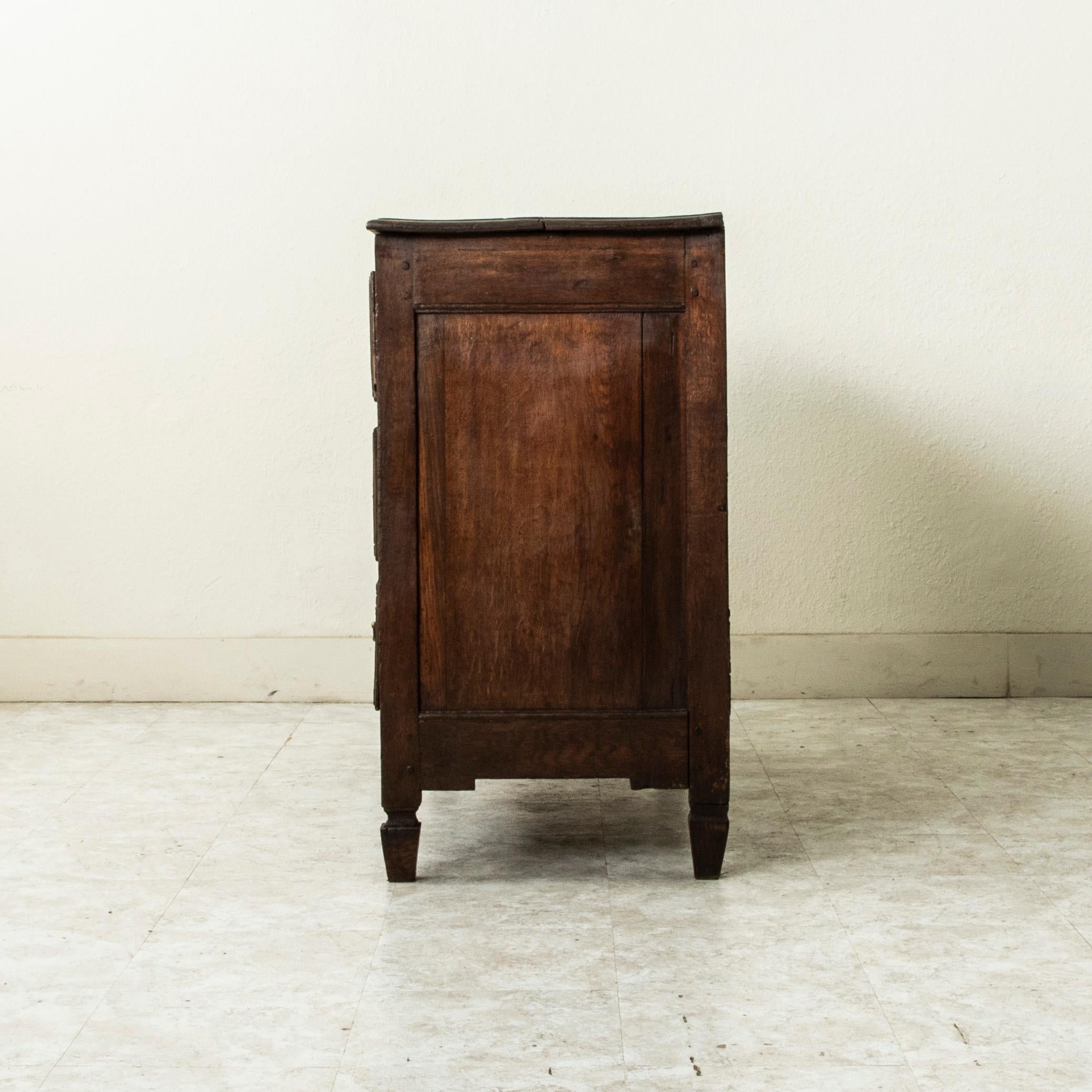 Sculpté à la main Mid-19th Century French Louis XVI Style Hand Carved Walnut Chest or Commode en vente