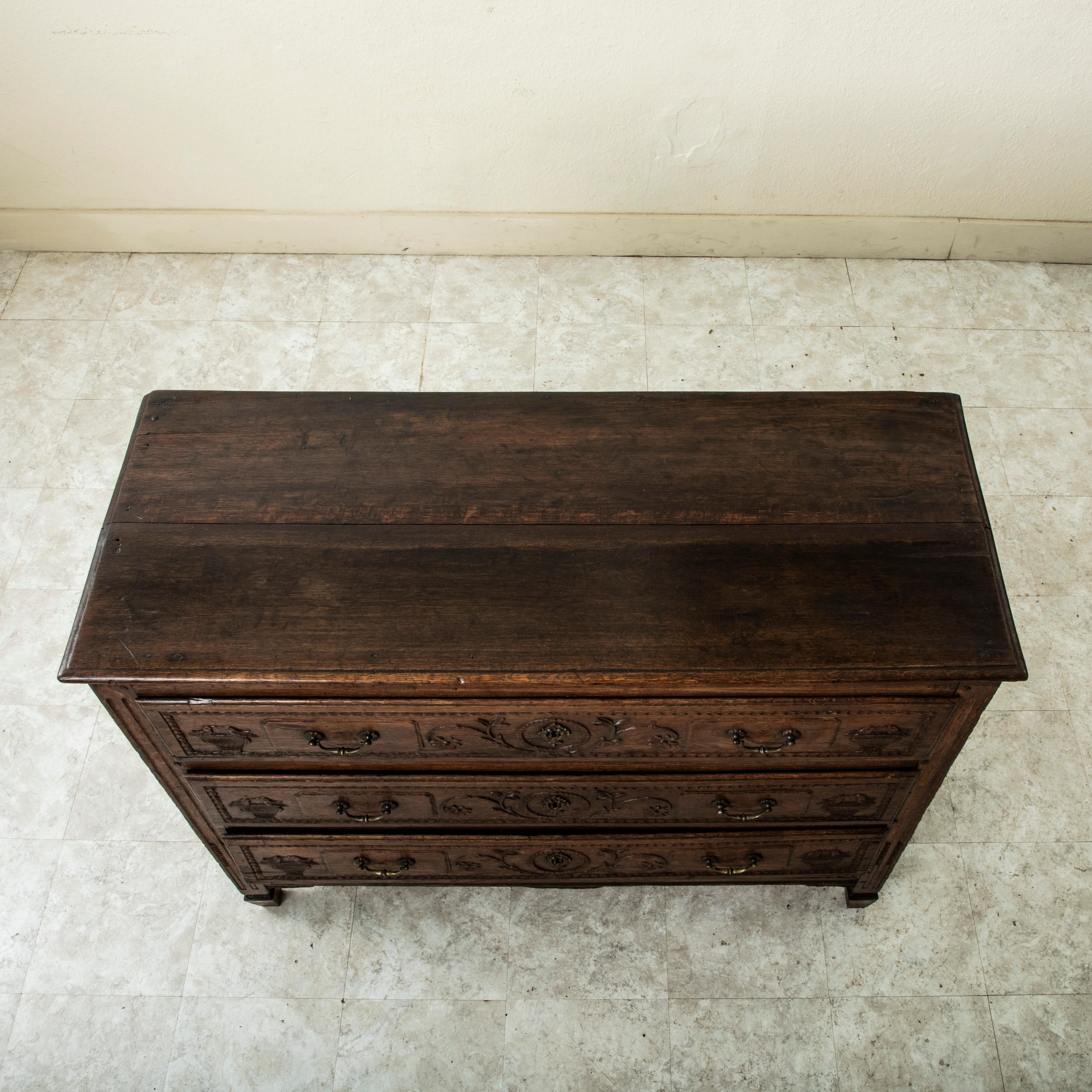Mid-19th Century French Louis XVI Style Hand Carved Walnut Chest or Commode en vente 2