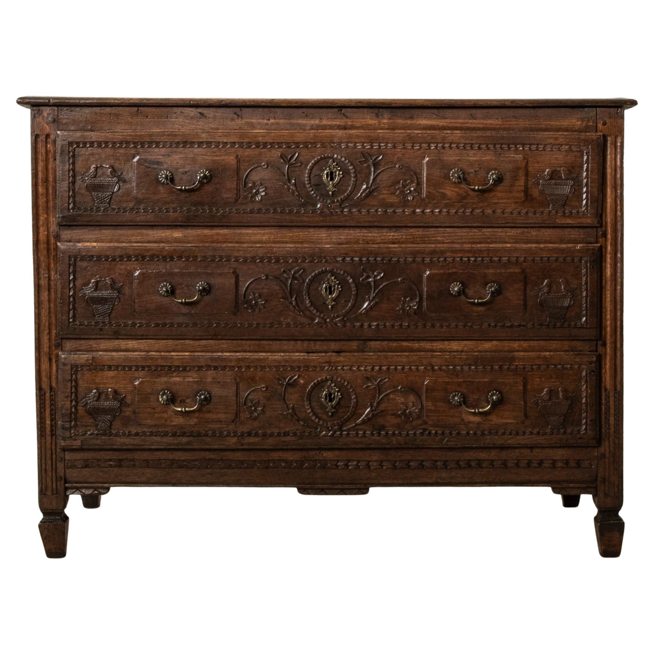 Mid-19th Century French Louis XVI Style Hand Carved Walnut Chest or Commode en vente