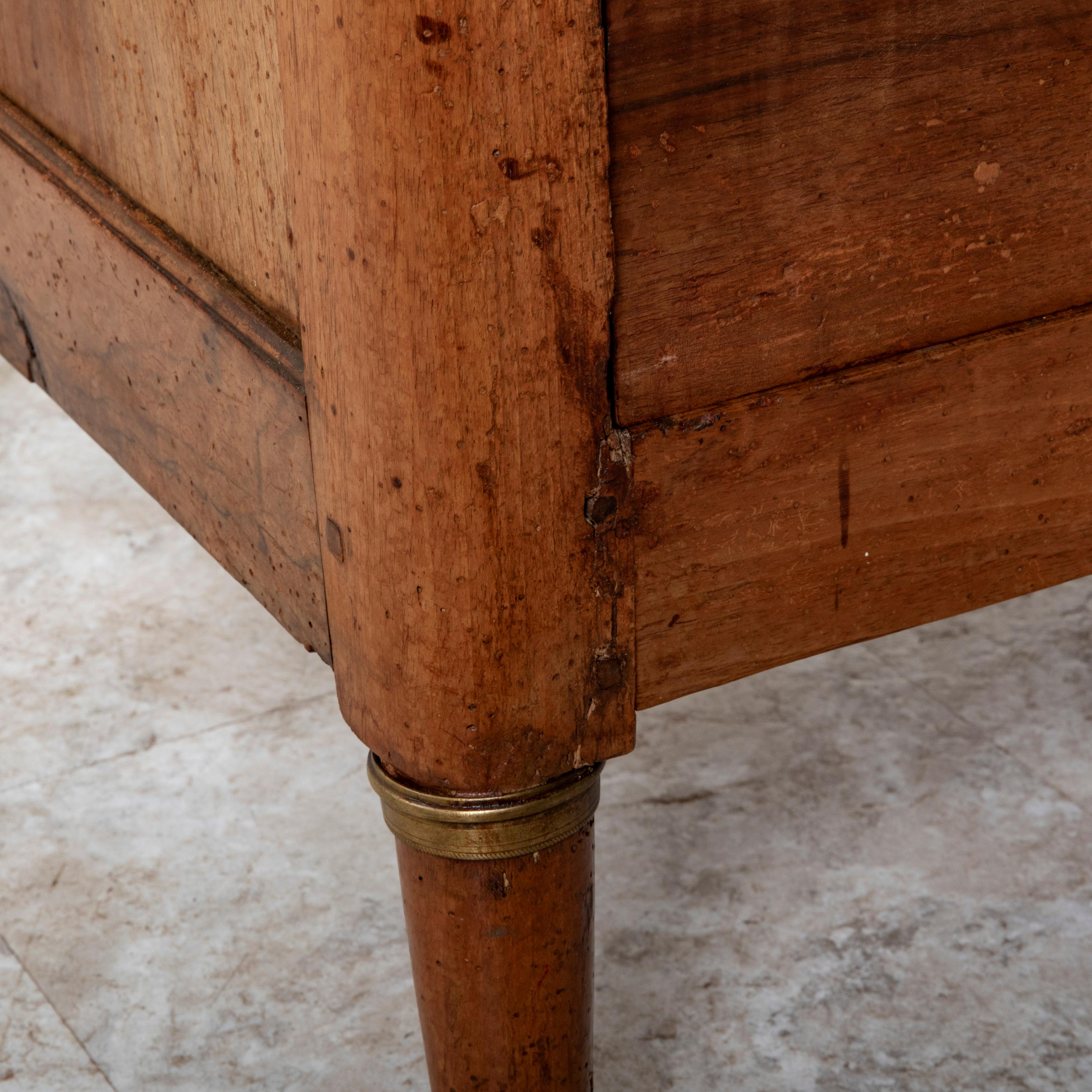 Commode in noce della metà del XIX secolo in stile Luigi XVI, cassettiera, marmo in vendita 10