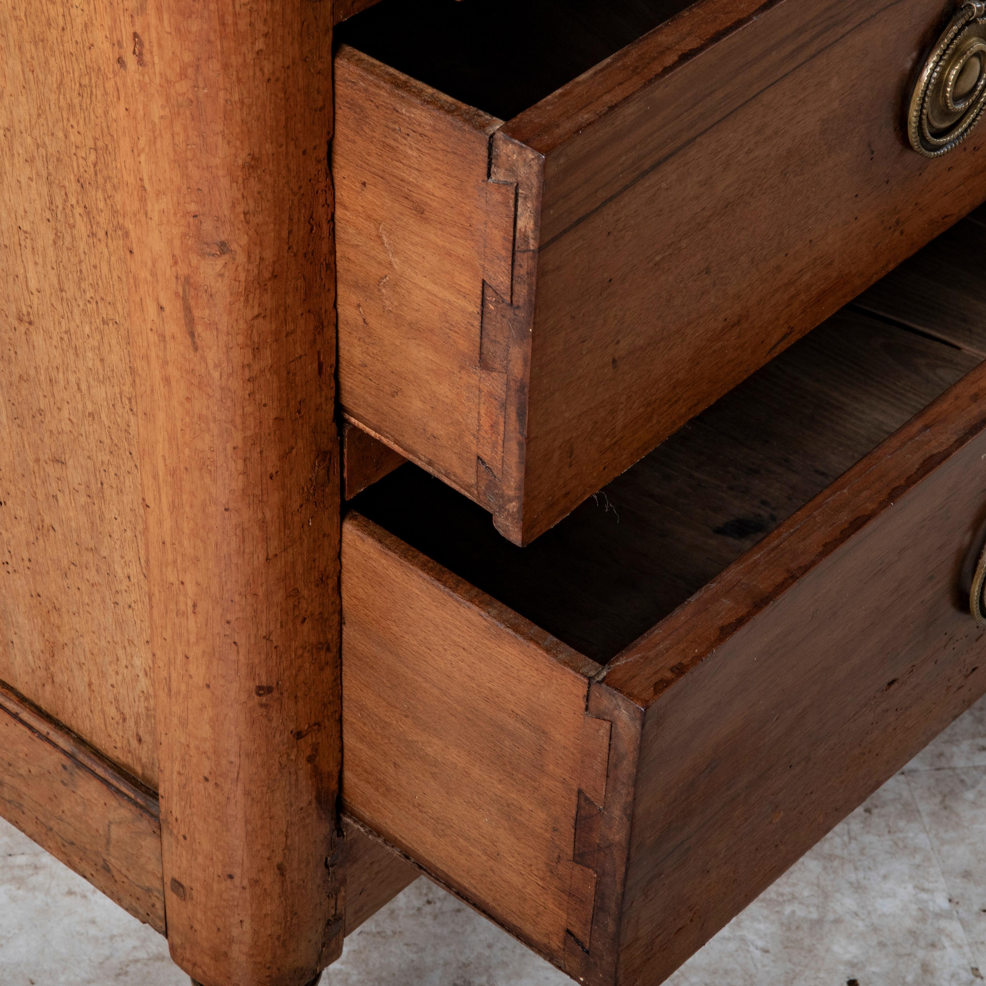 Commode in noce della metà del XIX secolo in stile Luigi XVI, cassettiera, marmo in vendita 3