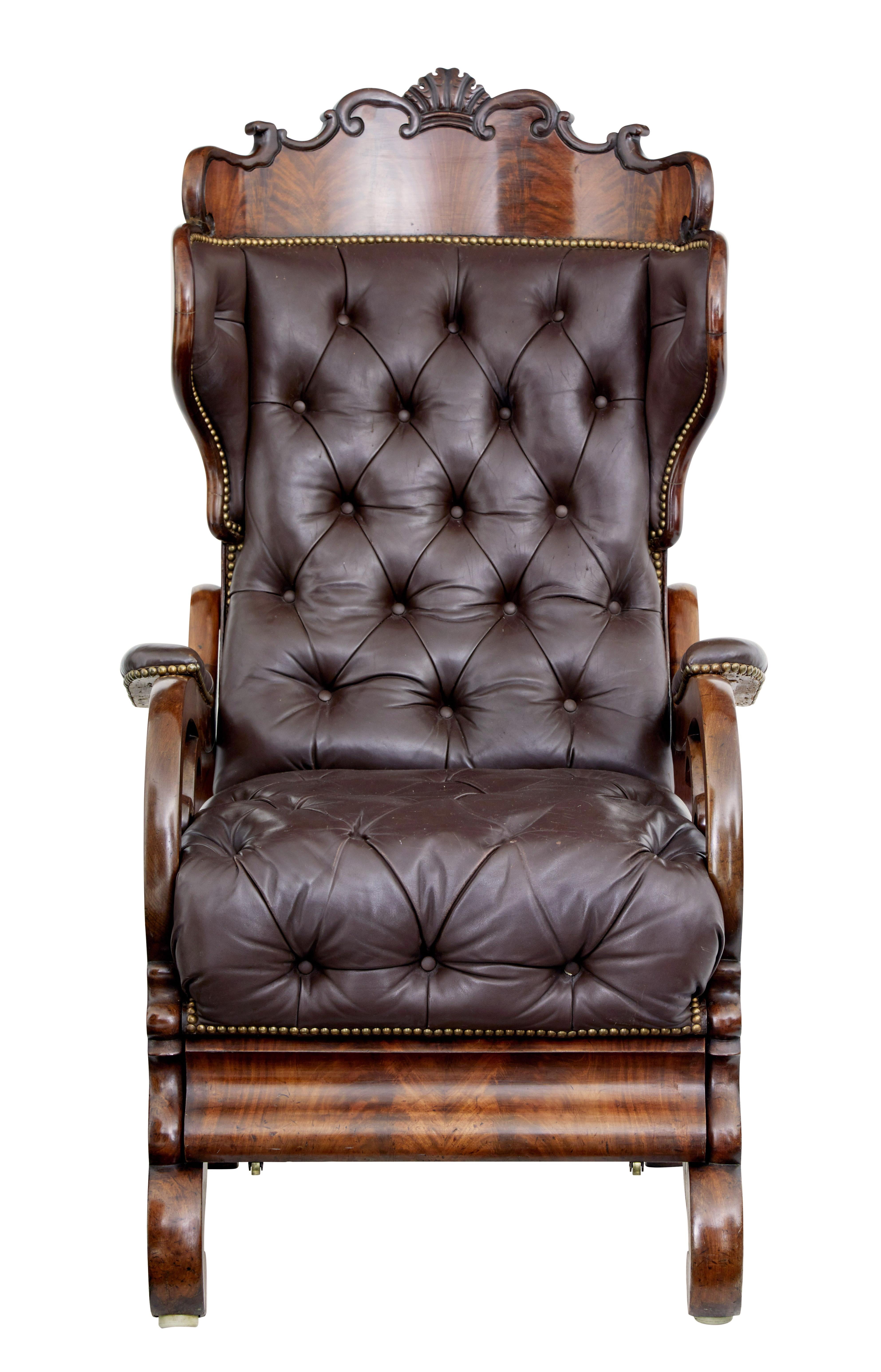 Mid 19th century French mahogany and leather reclining chair In Good Condition For Sale In Debenham, Suffolk