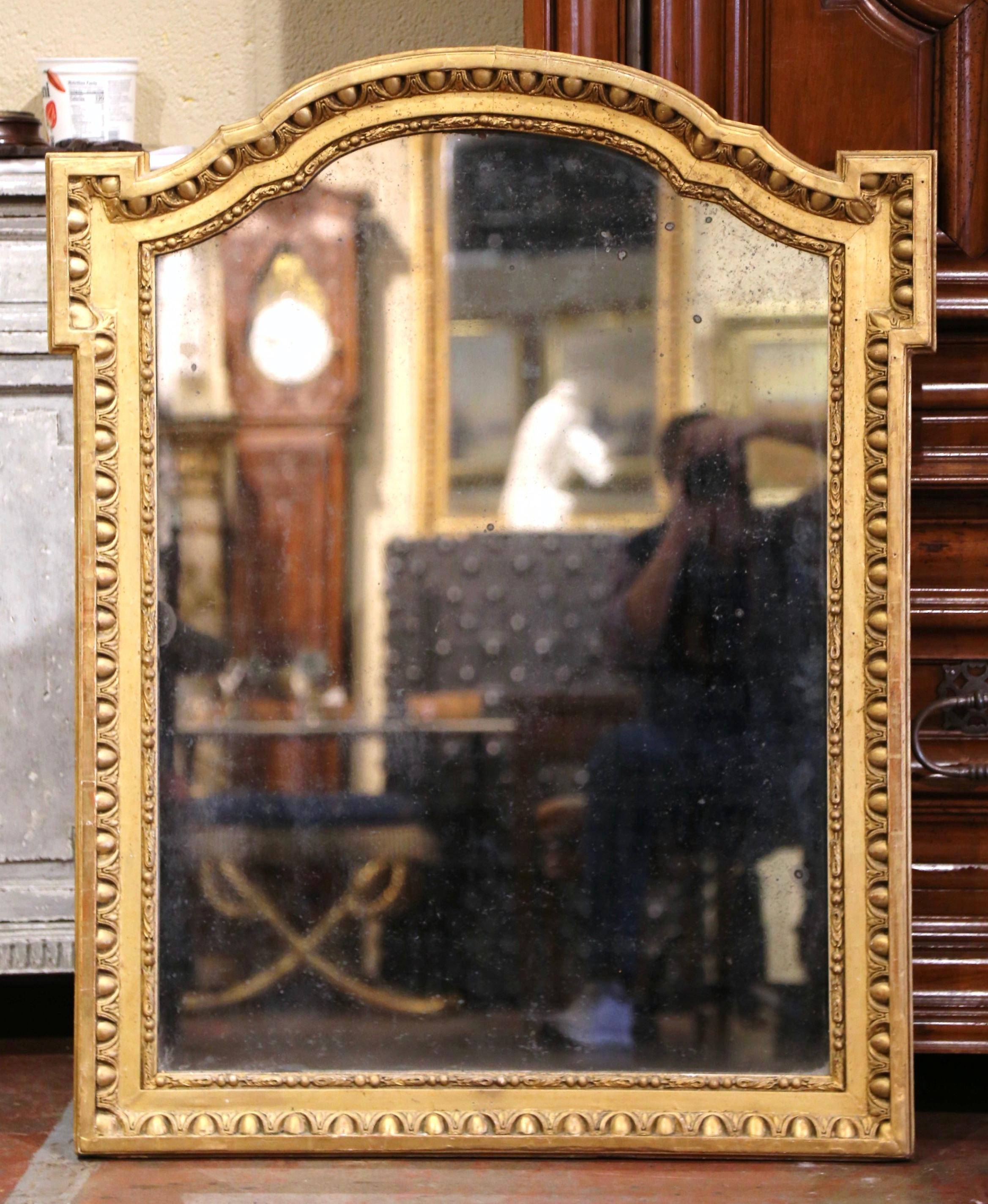 Mitte des 19. Jahrhunderts, Französischer Napoleon III.-Wandspiegel aus geschnitztem Blattgold (Mercury-Glas)