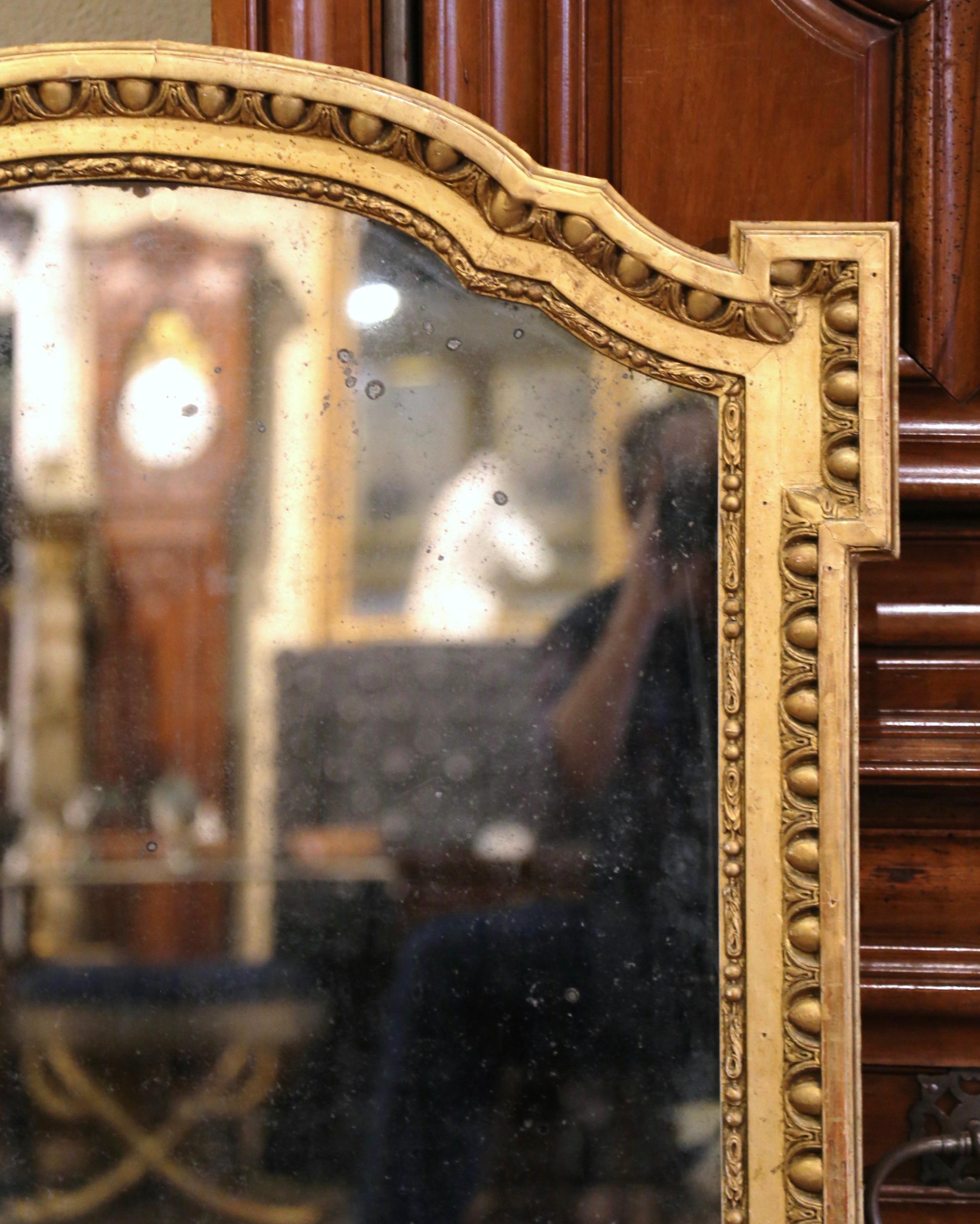 Mitte des 19. Jahrhunderts, Französischer Napoleon III.-Wandspiegel aus geschnitztem Blattgold 1