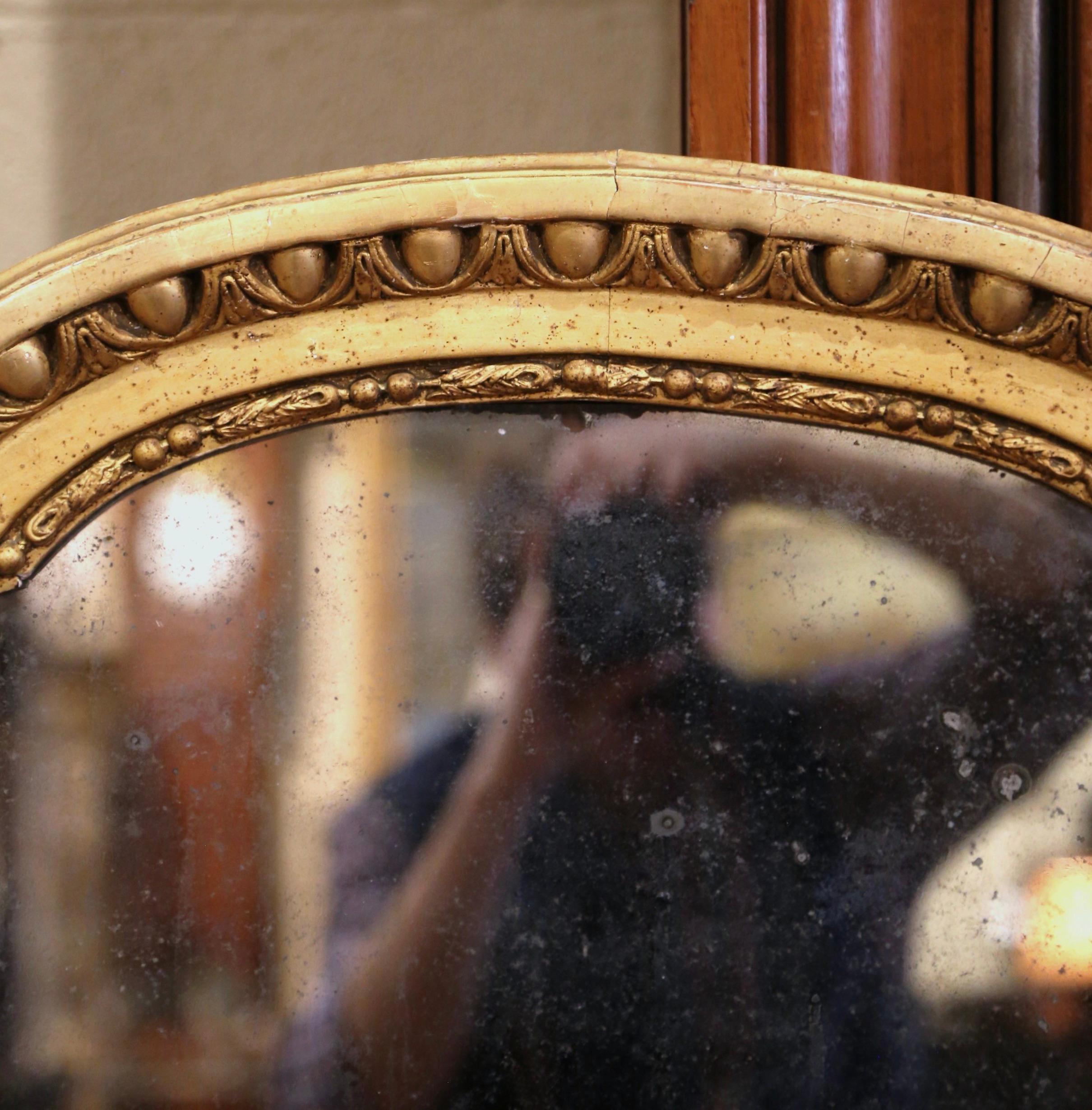 Mid-19th Century, French Napoleon III Carved Gold Leaf Wall Mirror For Sale 2