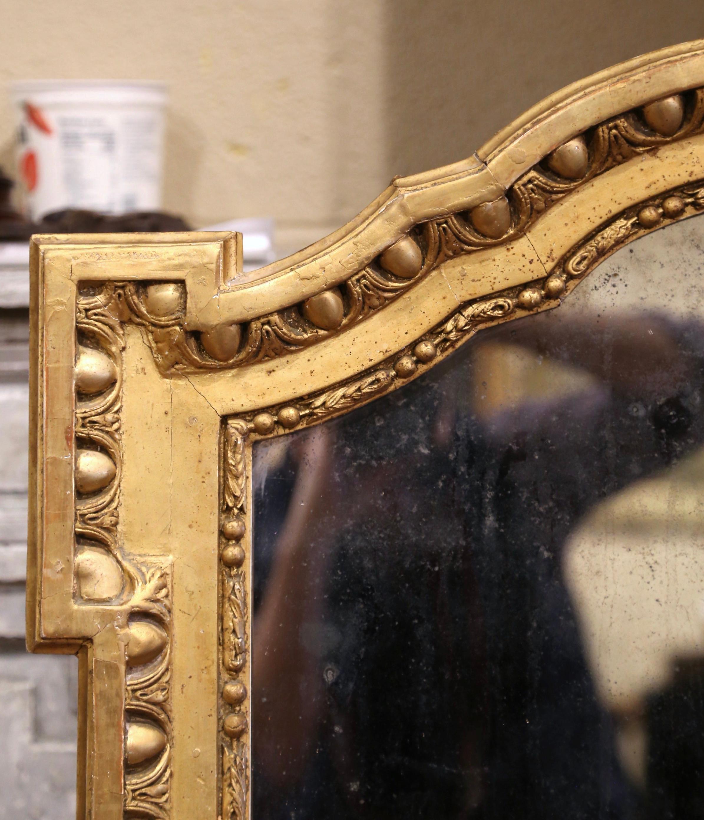 Mid-19th Century, French Napoleon III Carved Gold Leaf Wall Mirror For Sale 3