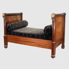 Mid-19th Century French Napoleon III Empire Daybed with Gilt Accents