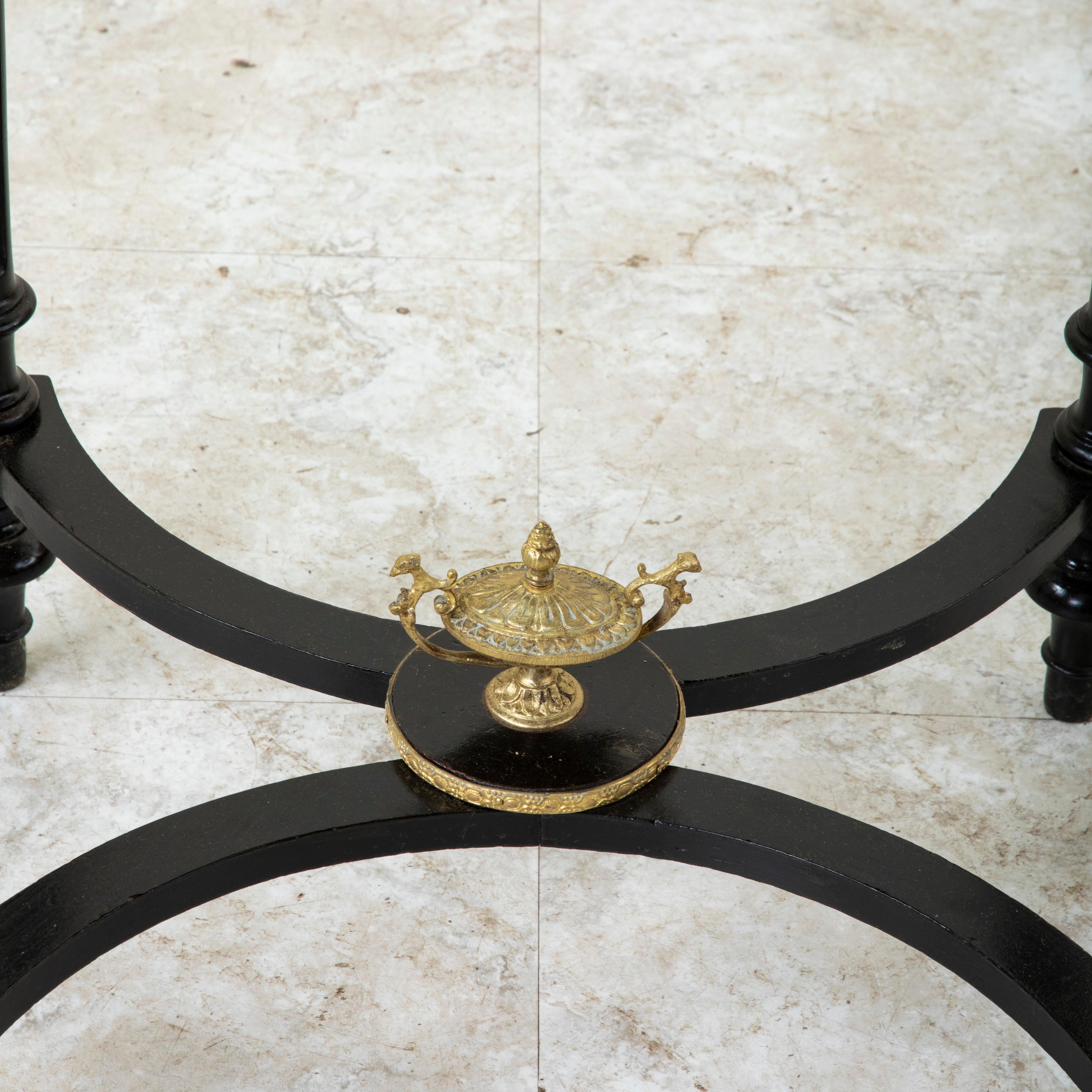 Jardinière en laque noire d'époque Napoléon III (milieu du XIXe siècle) en vente 5