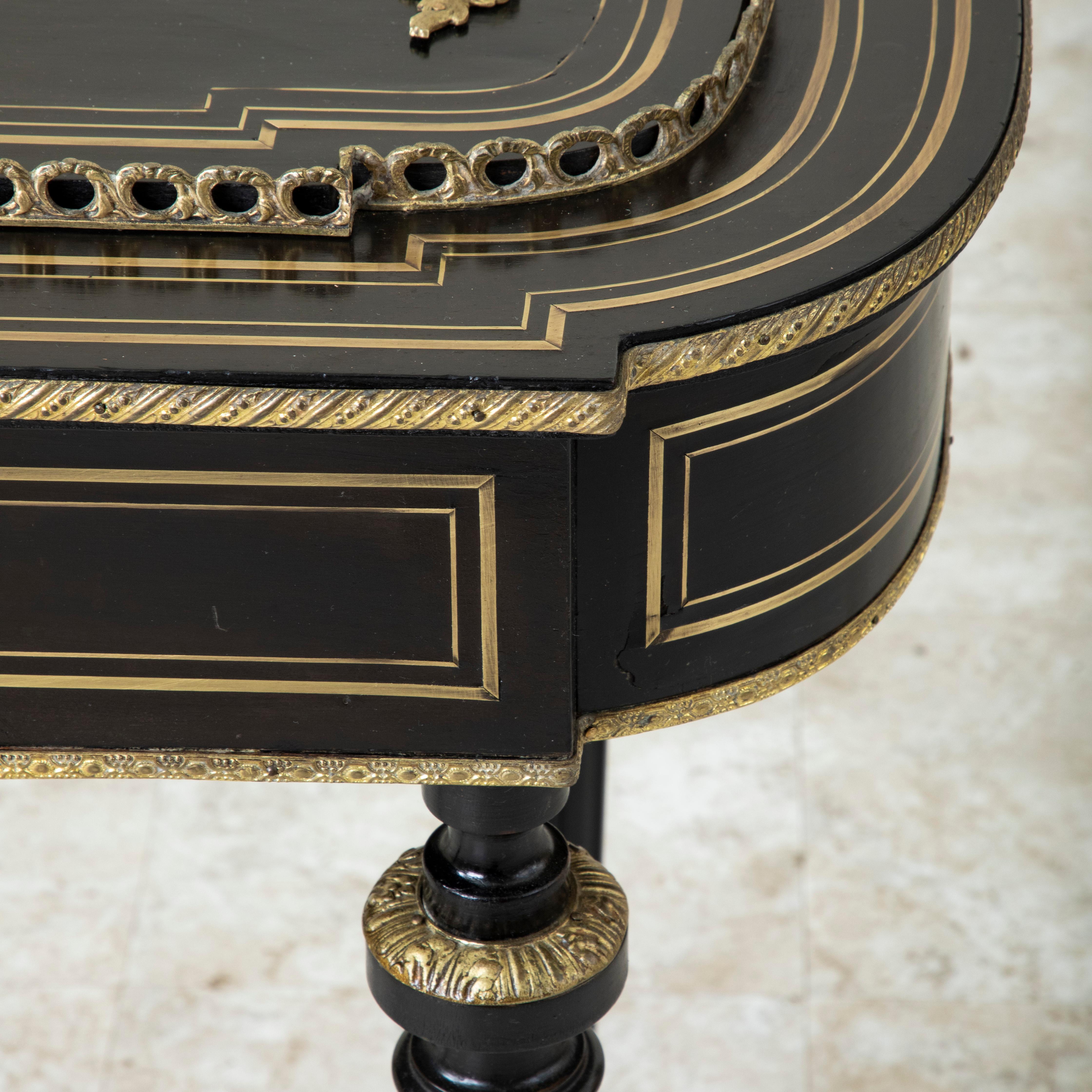 Jardinière en laque noire d'époque Napoléon III (milieu du XIXe siècle) en vente 7