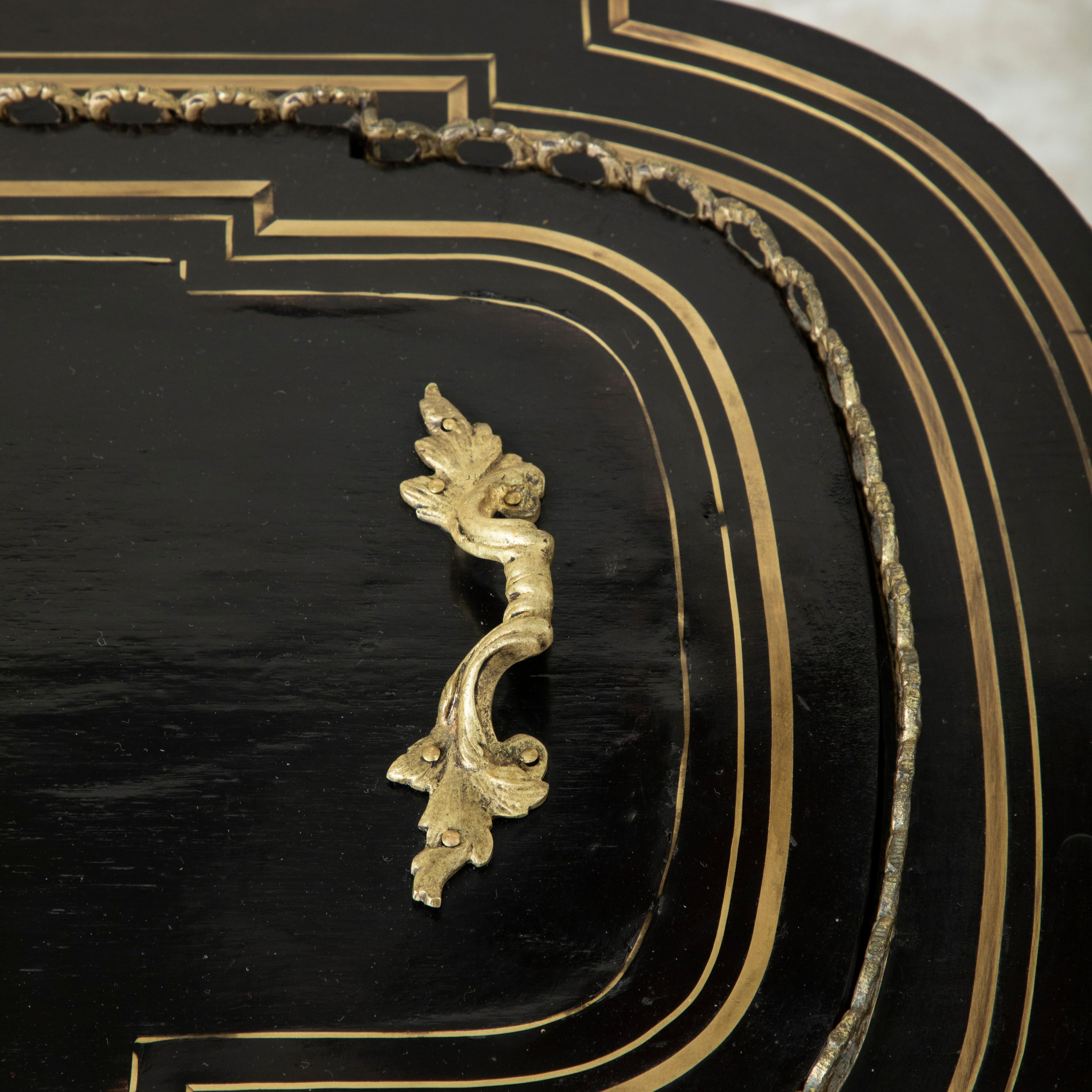 Jardinière en laque noire d'époque Napoléon III (milieu du XIXe siècle) en vente 8
