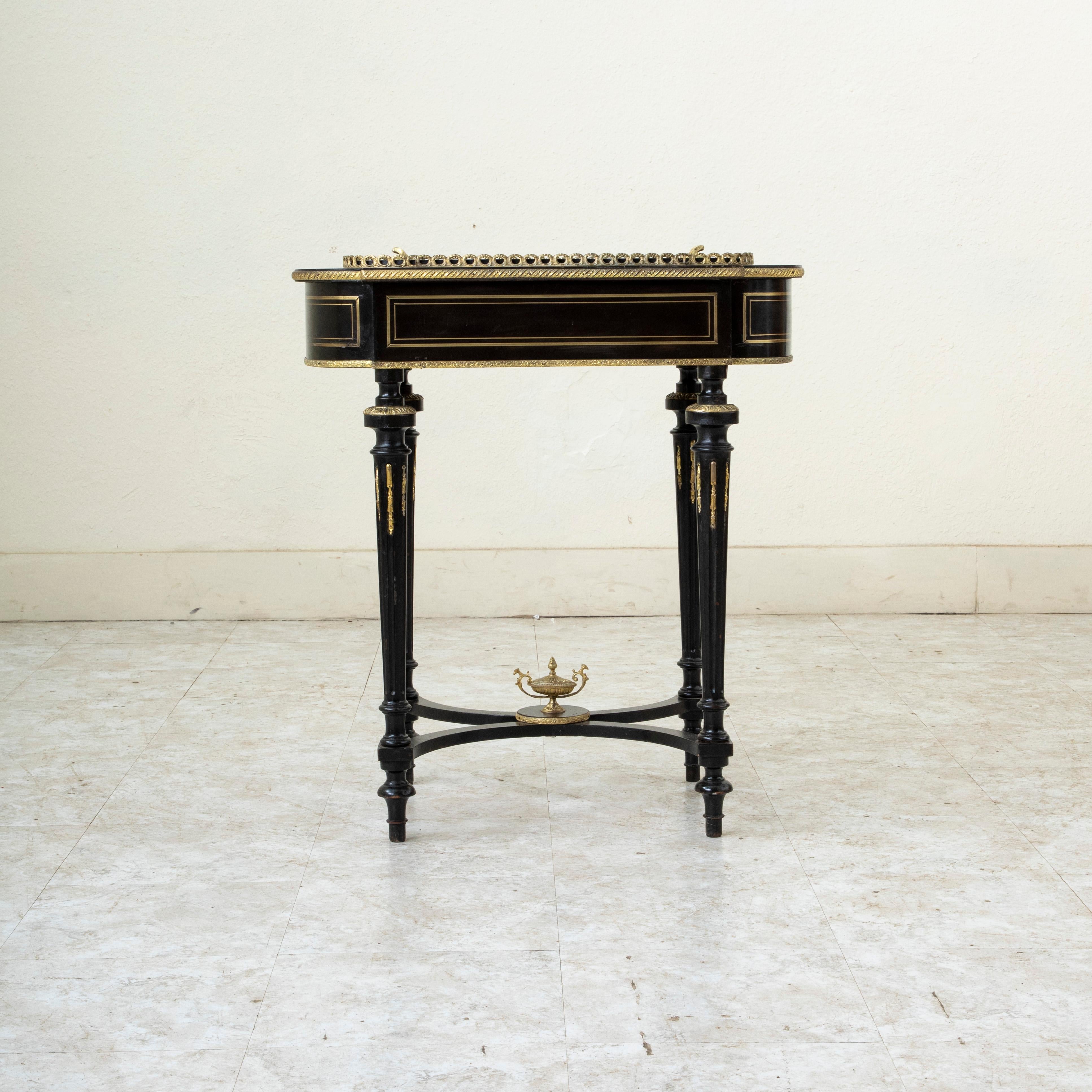 Bronze Jardinière en laque noire d'époque Napoléon III (milieu du XIXe siècle) en vente