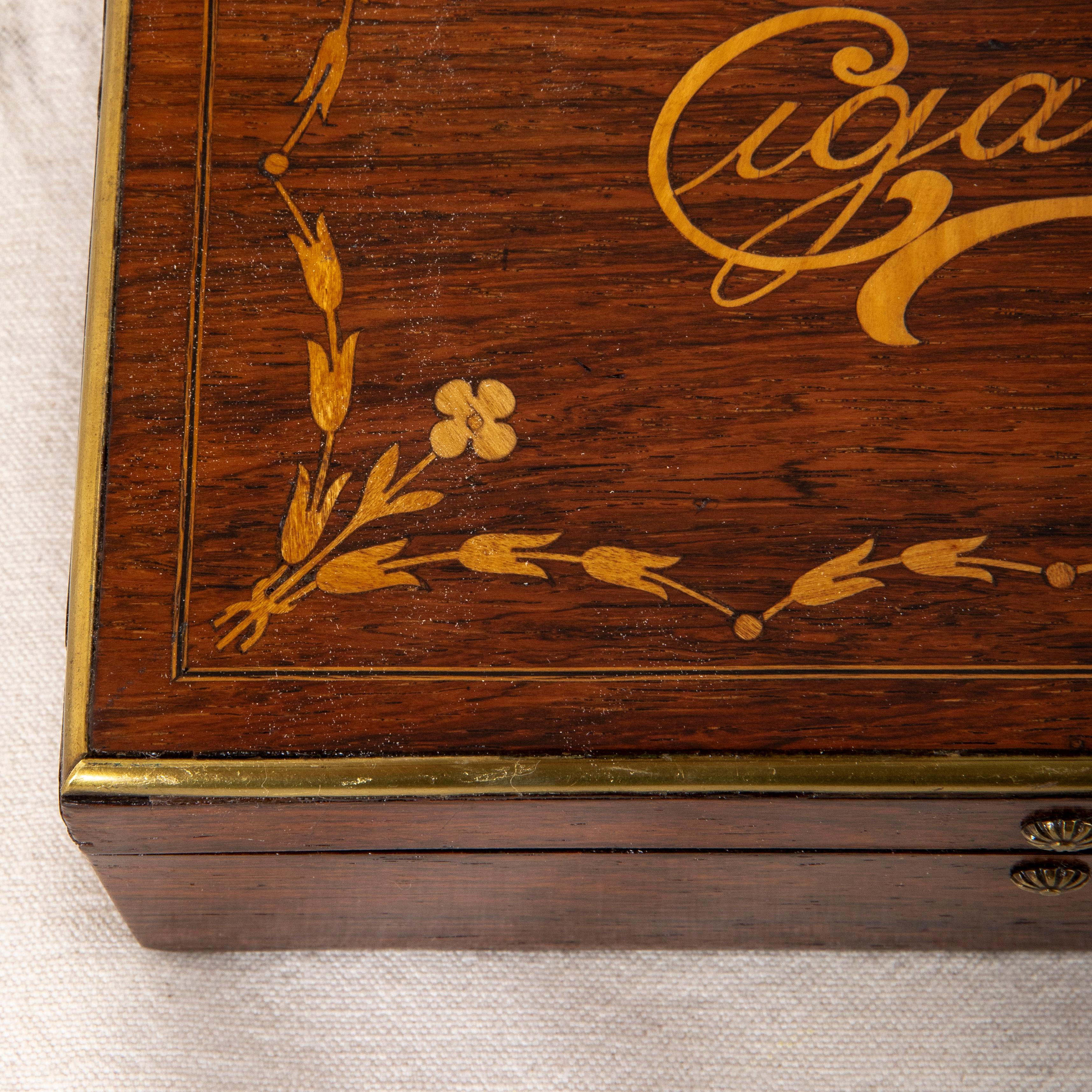 Mid-19th Century French Napoleon III Period Marquetry Cigar Box, Music Box For Sale 4