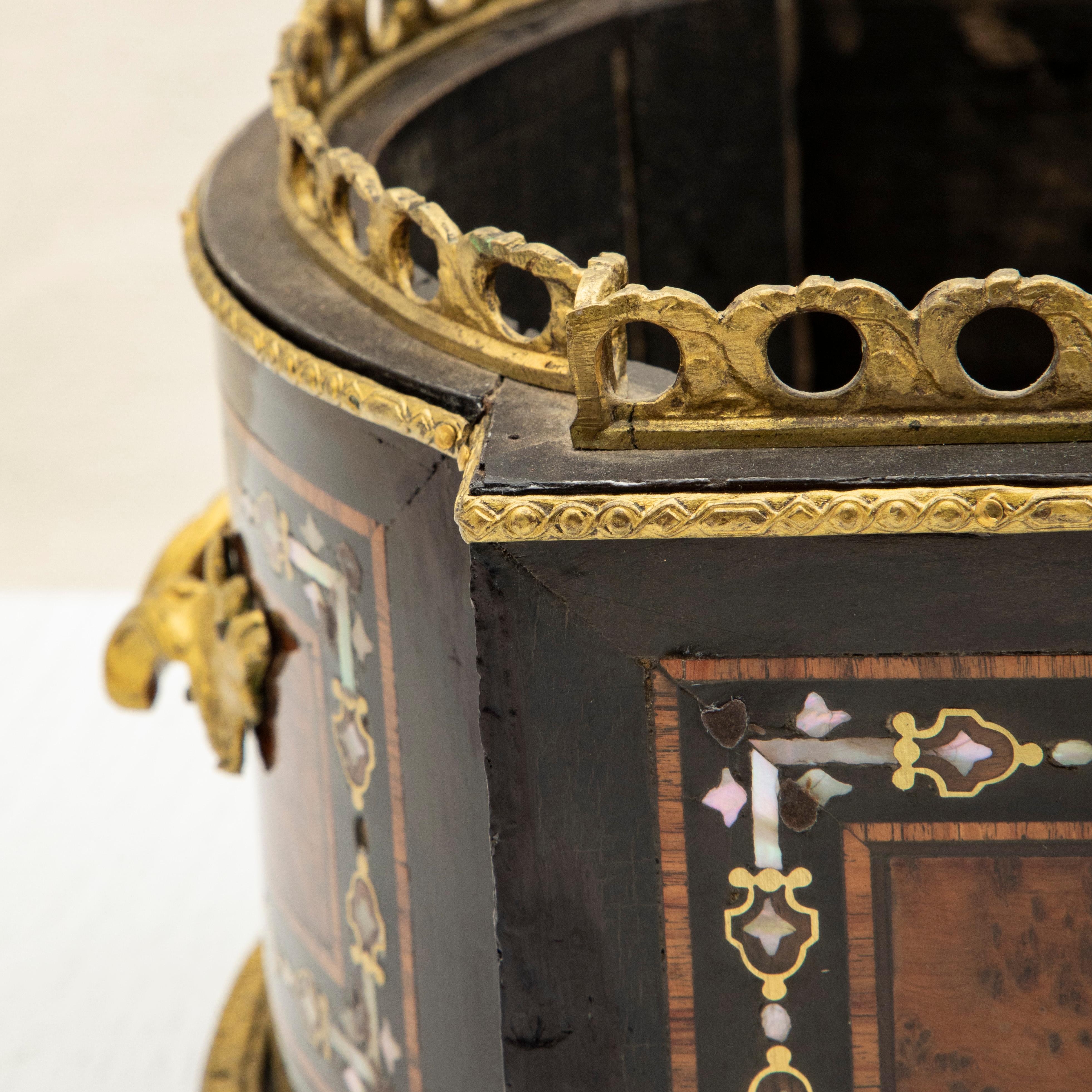Mid-19th Century French Napoleon III Period Marquetry Jardiniere or Planter 6