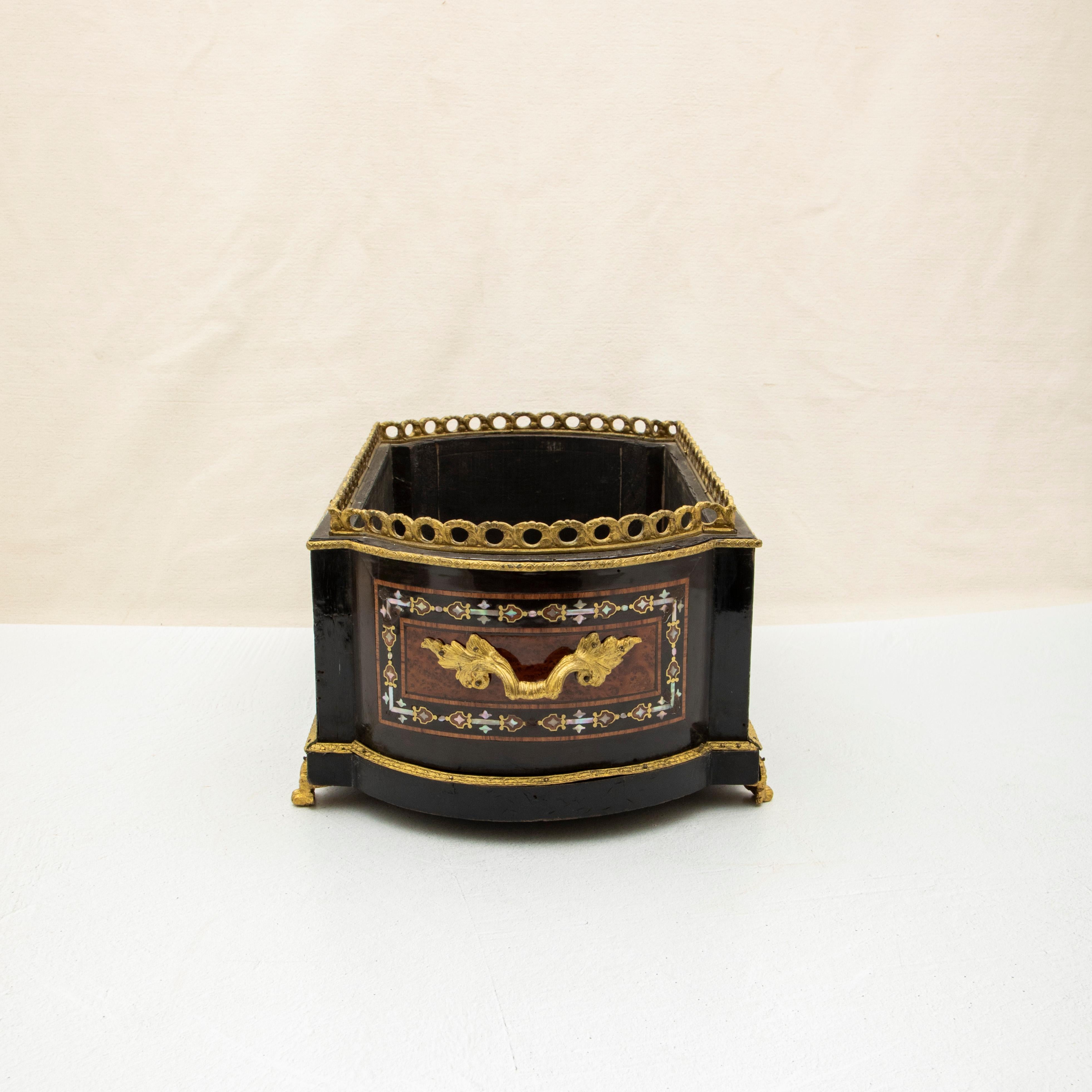 Mid-19th Century French Napoleon III Period Marquetry Jardiniere or Planter In Good Condition In Fayetteville, AR