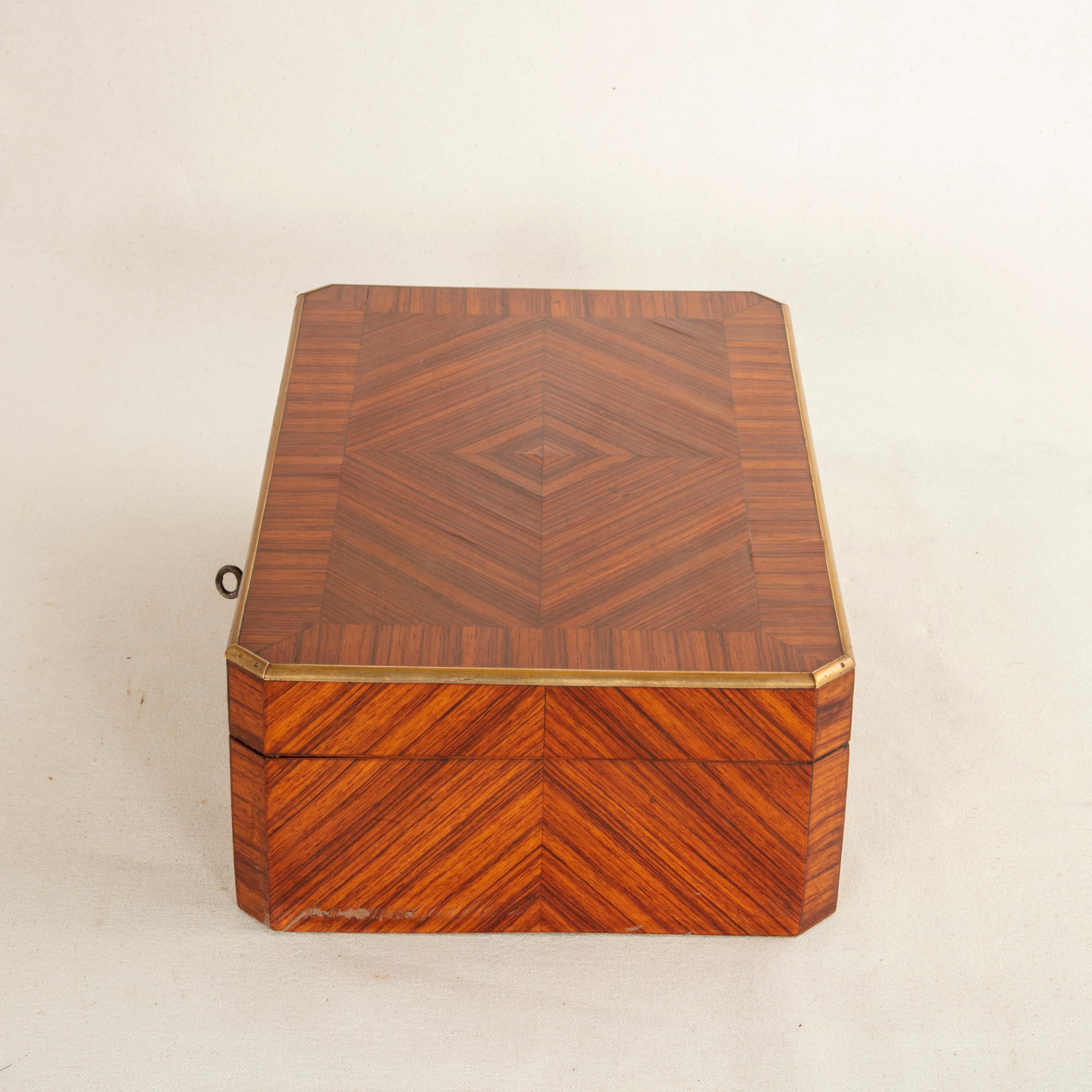 Mid-19th Century French Napoleon III Period Rosewood Marquetry Box In Good Condition In Fayetteville, AR