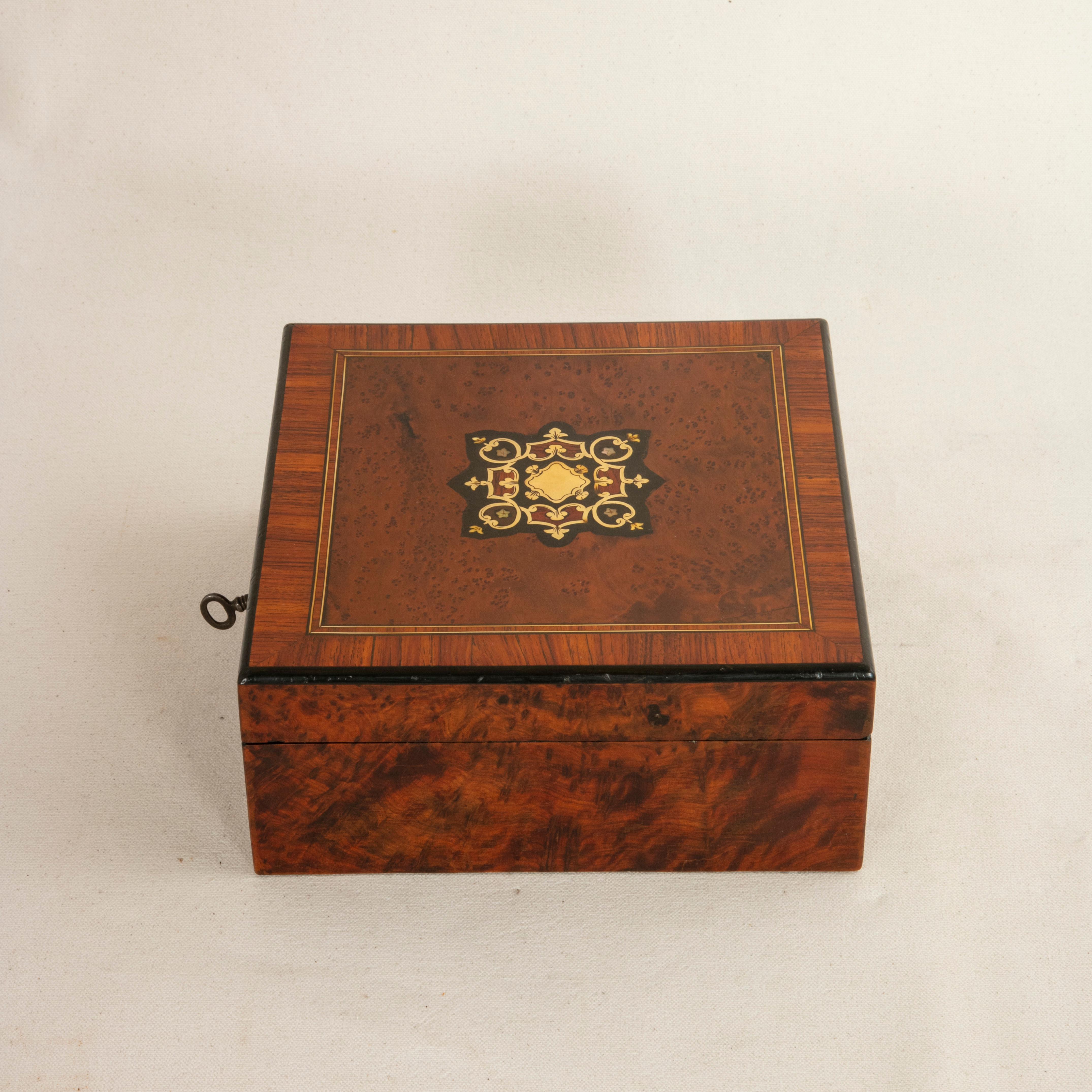 Mid-19th Century French Napoleon III Period Rosewood, Thuya, Marquetry Box In Good Condition In Fayetteville, AR