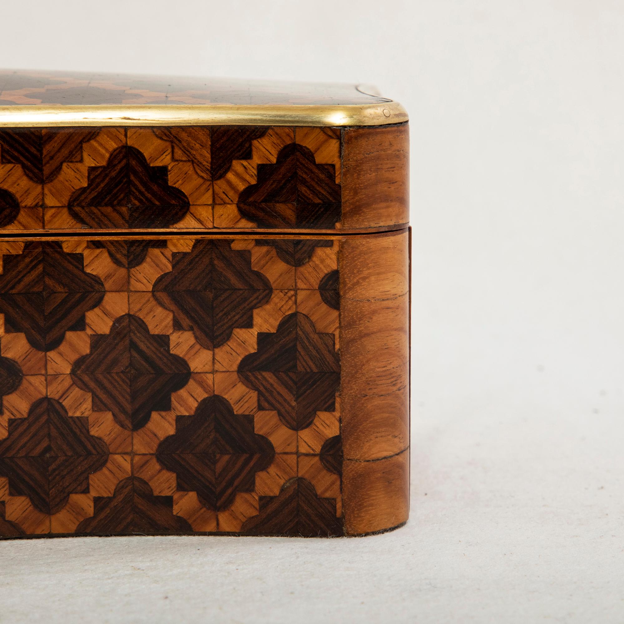 Mid-19th Century French Napoleon III Rosewood and Palisander Marquetry Glove Box 3