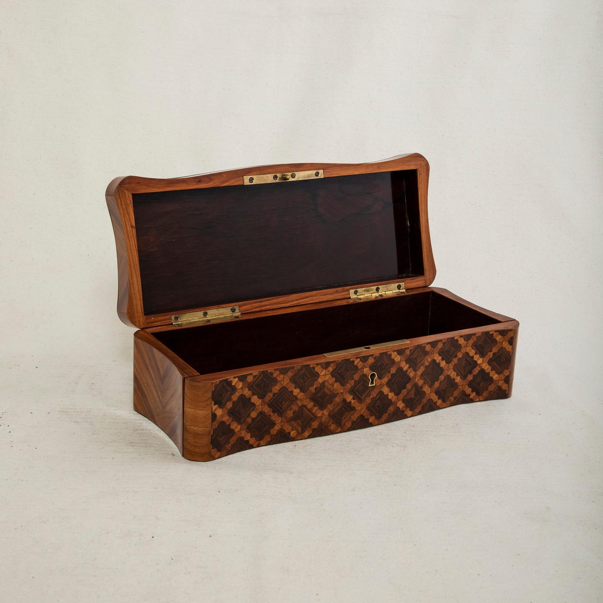 Mid-19th Century French Napoleon III Rosewood and Palisander Marquetry Glove Box 4