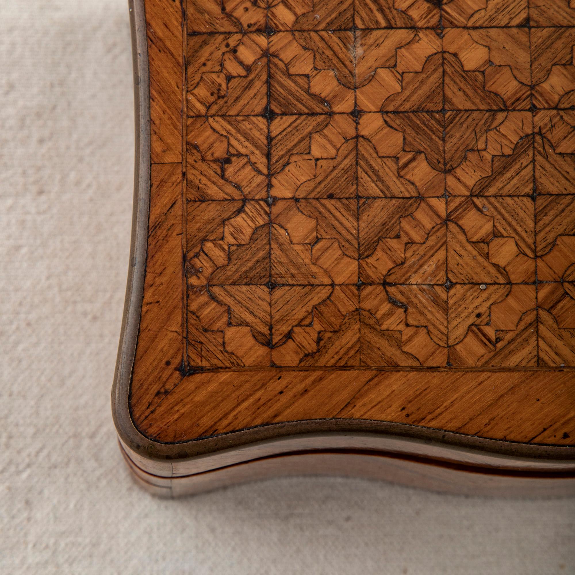 Mid-19th Century French Napoleon III Rosewood Marquetry Glove Box 7