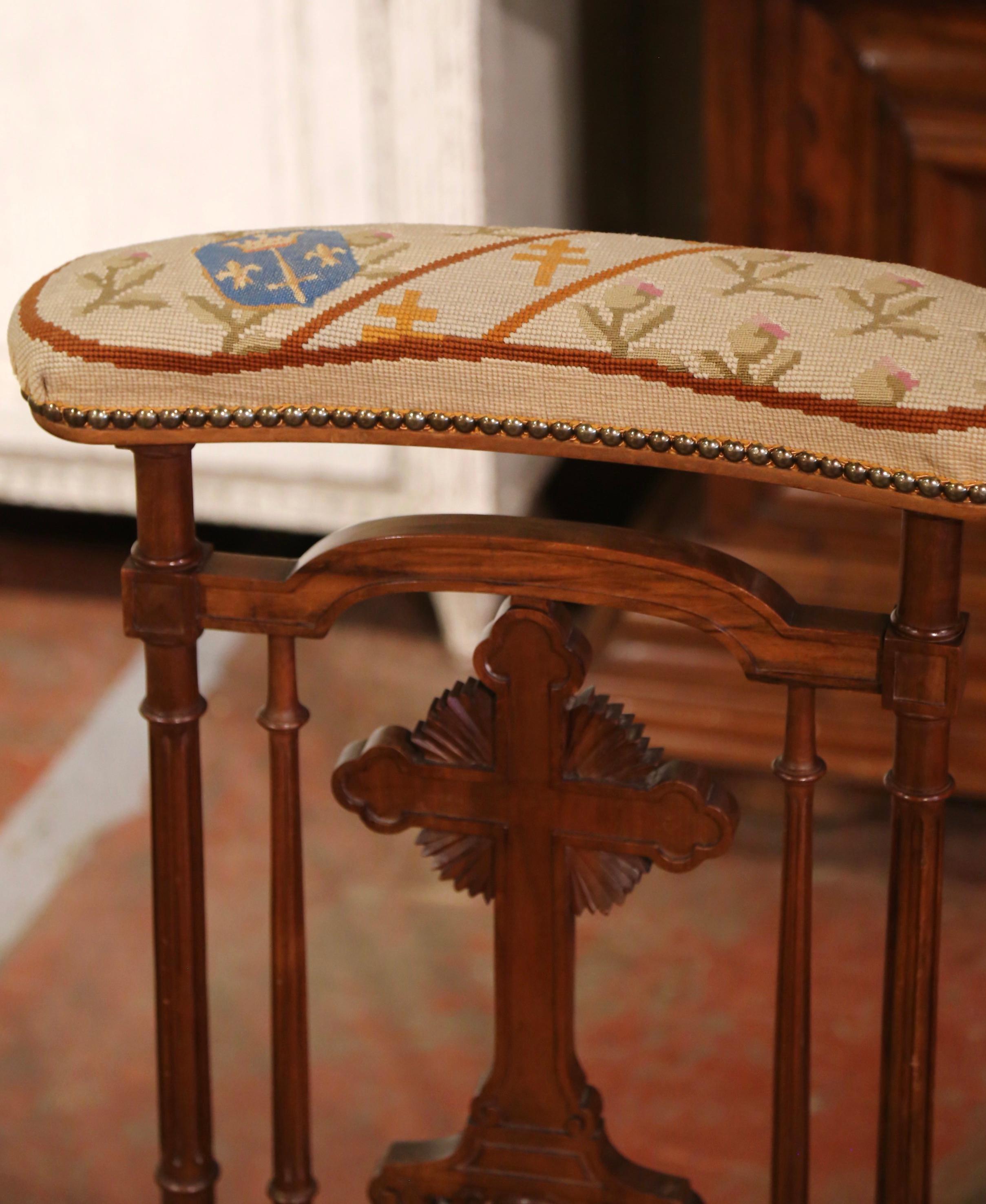 Mid-19th Century French Oak Prayer Bench with Needlepoint and Carved Cross In Excellent Condition In Dallas, TX