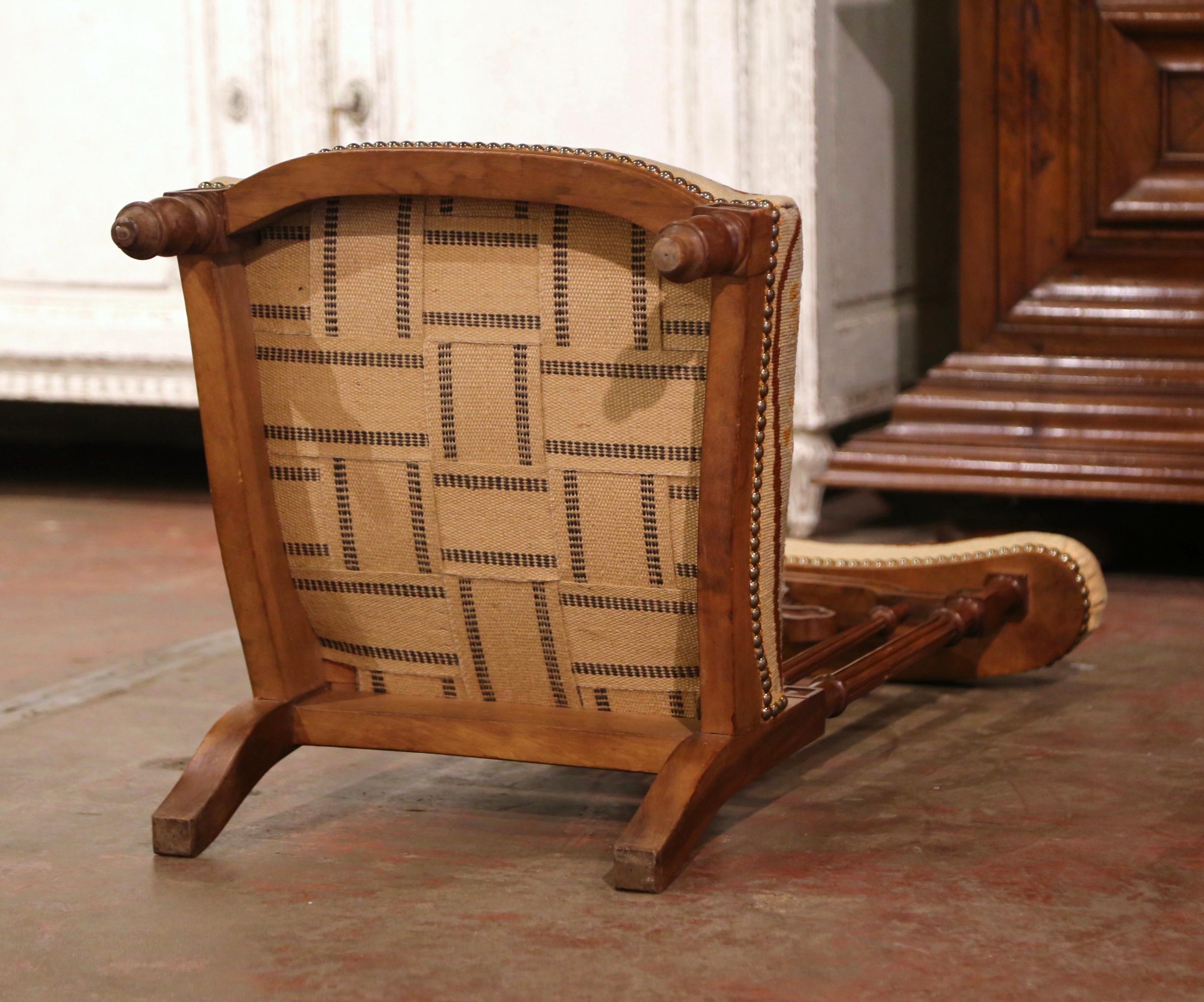 Mid-19th Century French Oak Prayer Bench with Needlepoint and Carved Cross 2