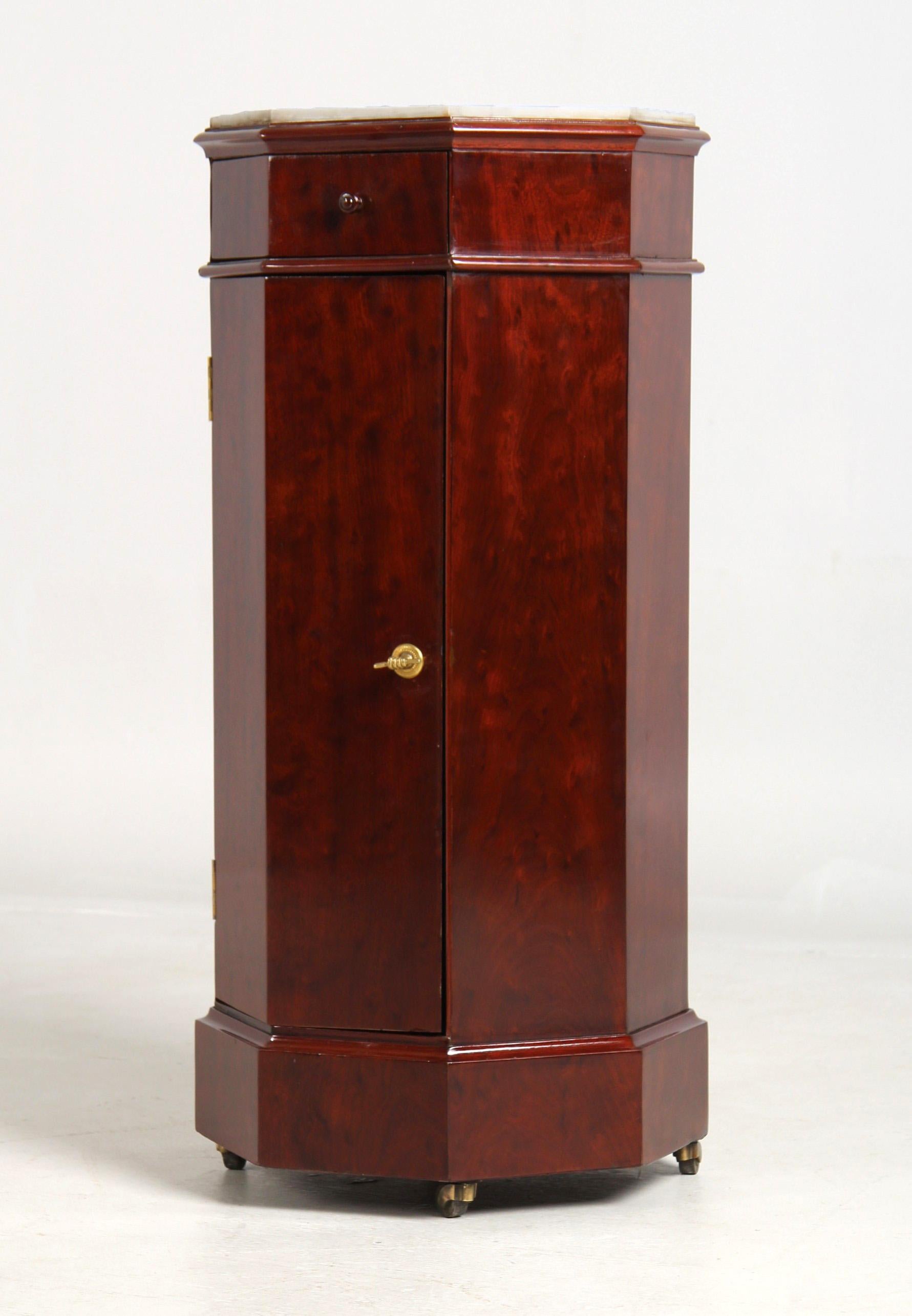 Mid 19th Century French Octagonal Drum Cabinet, Pedestal, Stand In Good Condition For Sale In Greven, DE