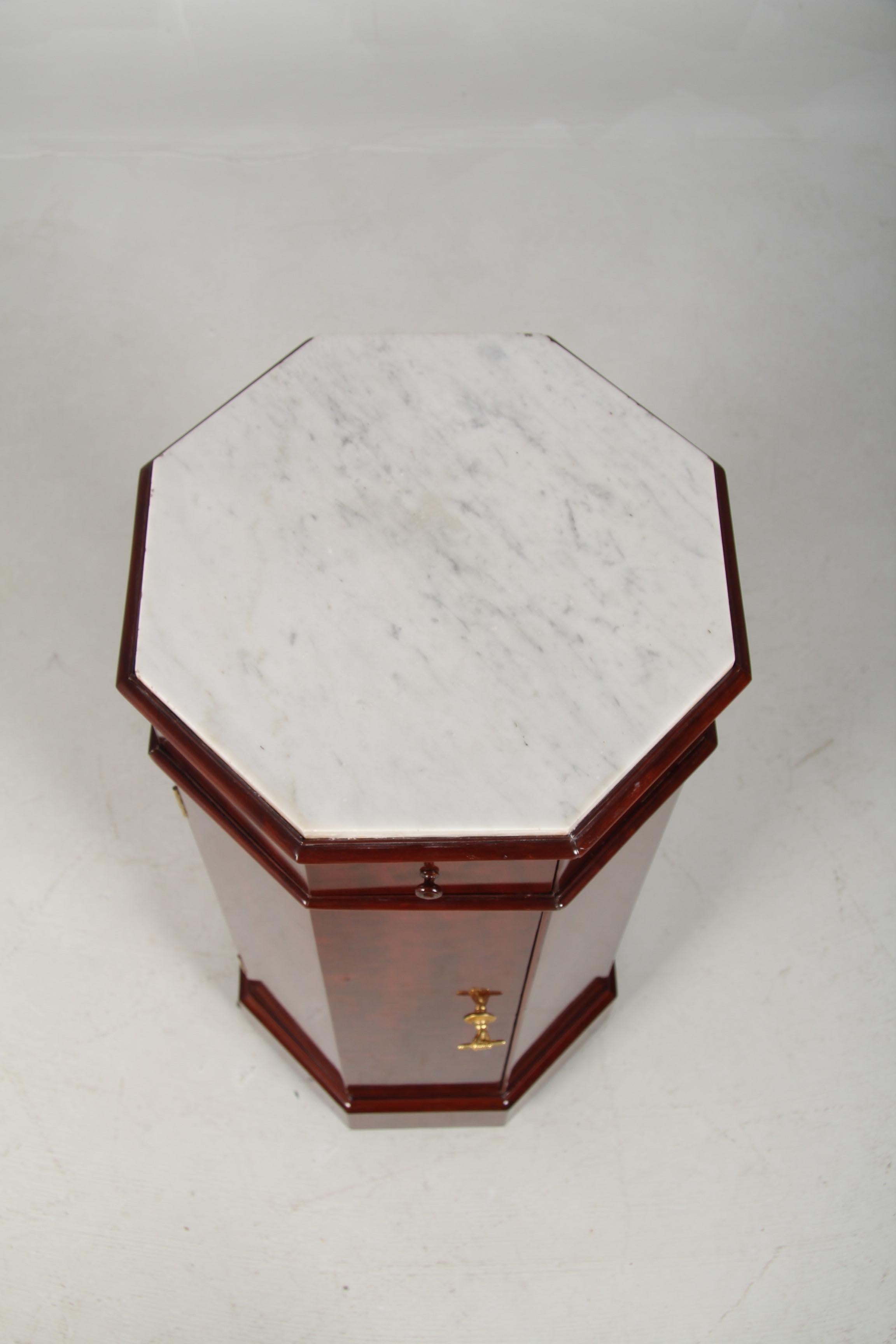Mid 19th Century French Octagonal Drum Cabinet, Pedestal, Stand For Sale 5