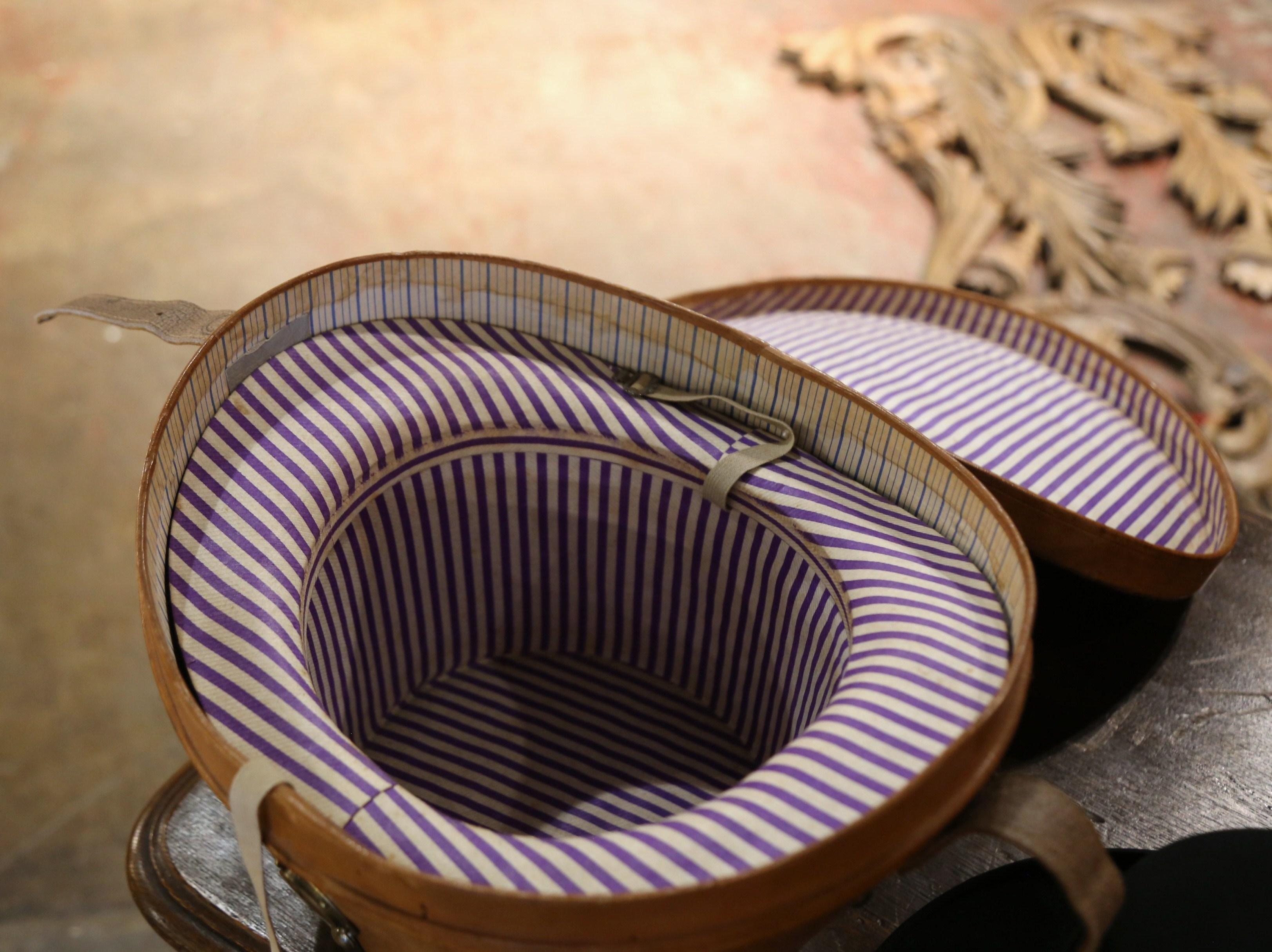Mid-19th Century French Oval Pigskin Leather Hat Box with Original Top Hat For Sale 6