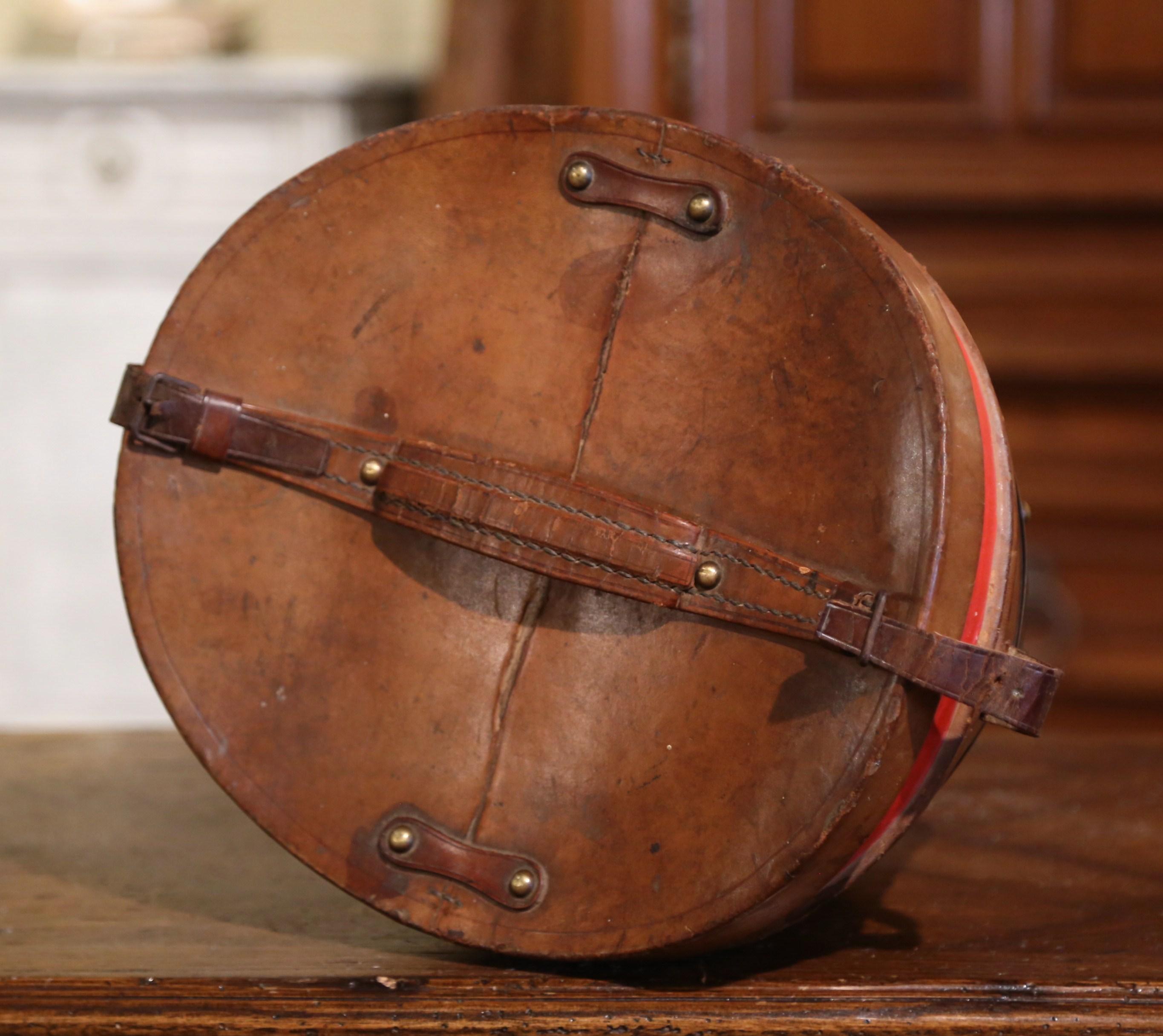Hand-Crafted Mid-19th Century French Oval Pigskin Leather Hat Box with Original Top Hat For Sale