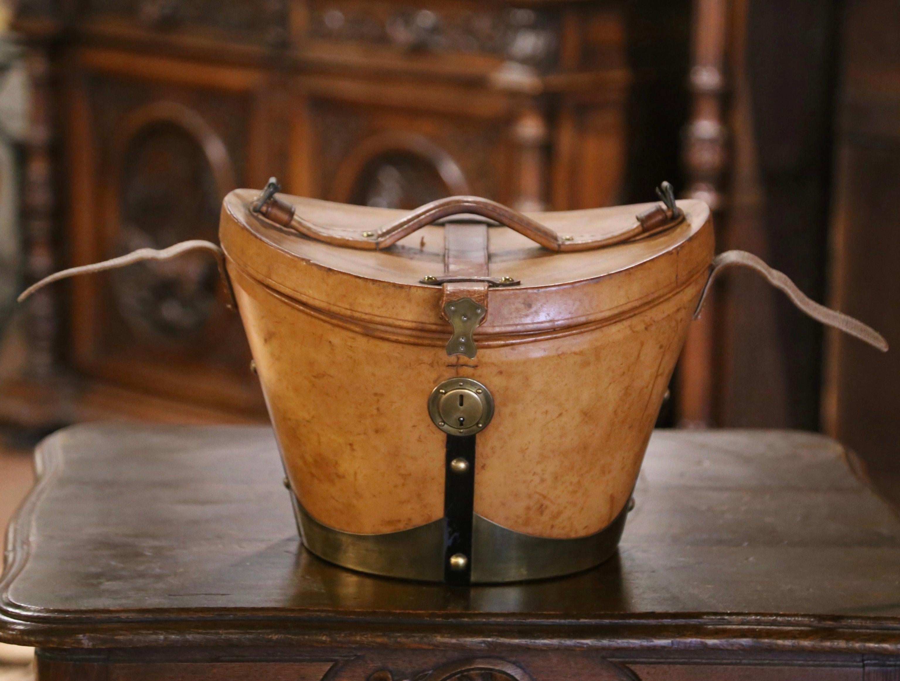 Mid-19th Century French Oval Pigskin Leather Hat Box with Original Top Hat For Sale 1