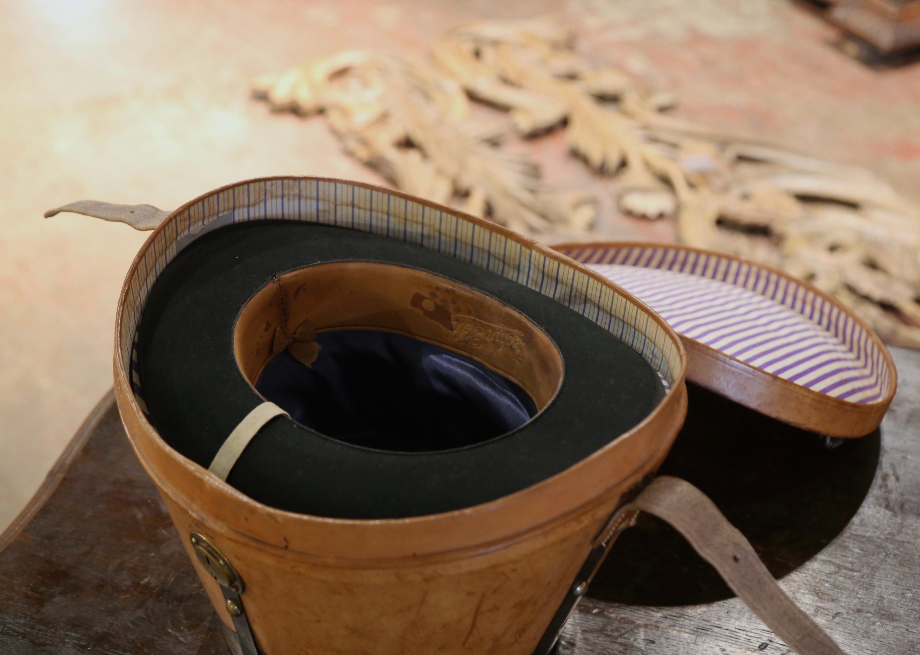 Mid-19th Century French Oval Pigskin Leather Hat Box with Original Top Hat For Sale 3