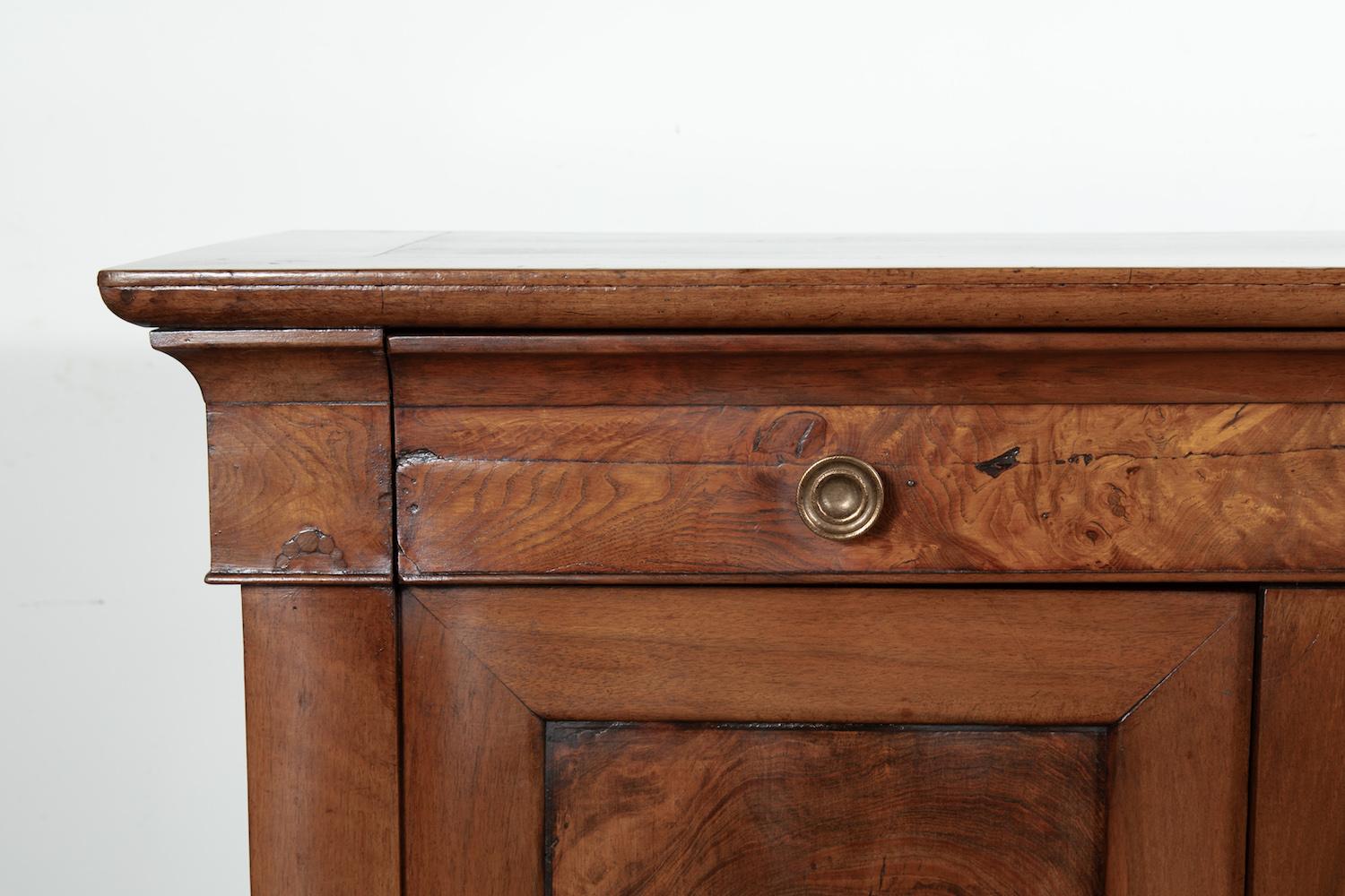 Mid-19th Century French Period Louis Philippe Burled Chestnut Enfilade Buffet 6