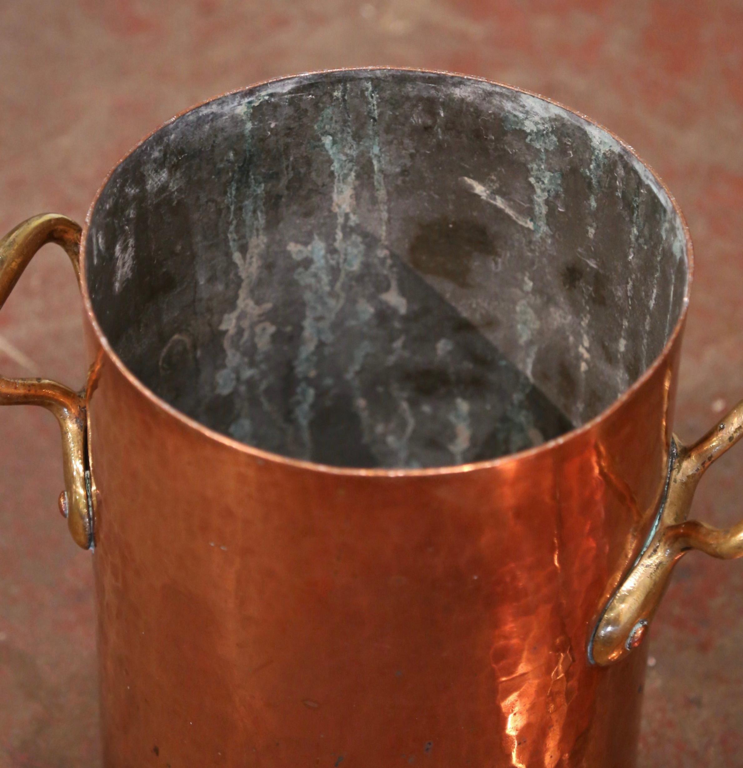 Mid-19th Century French Polished Copper Cauldron with Side Handles and Lid 4