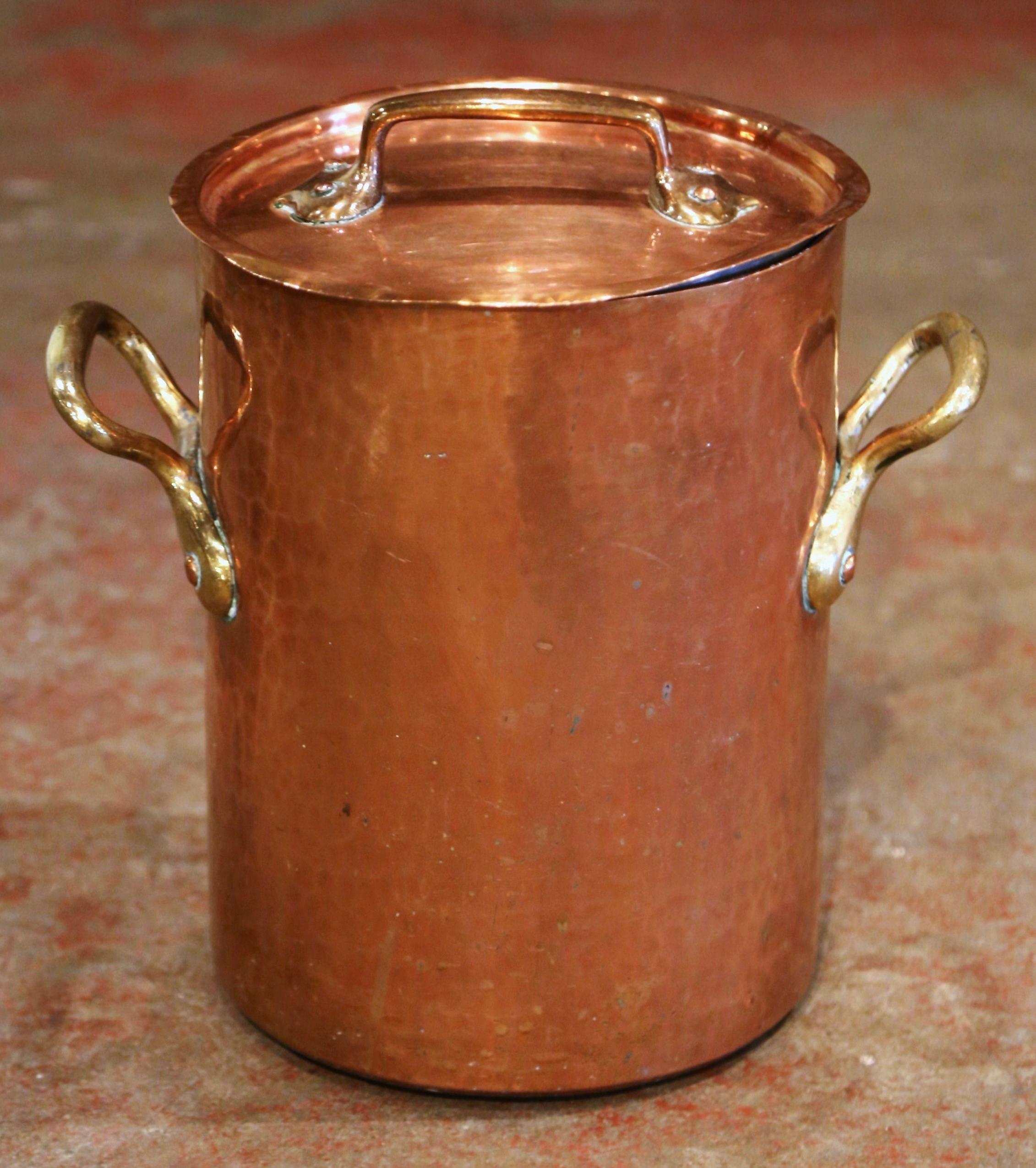 Hand-Crafted Mid-19th Century French Polished Copper Cauldron with Side Handles and Lid