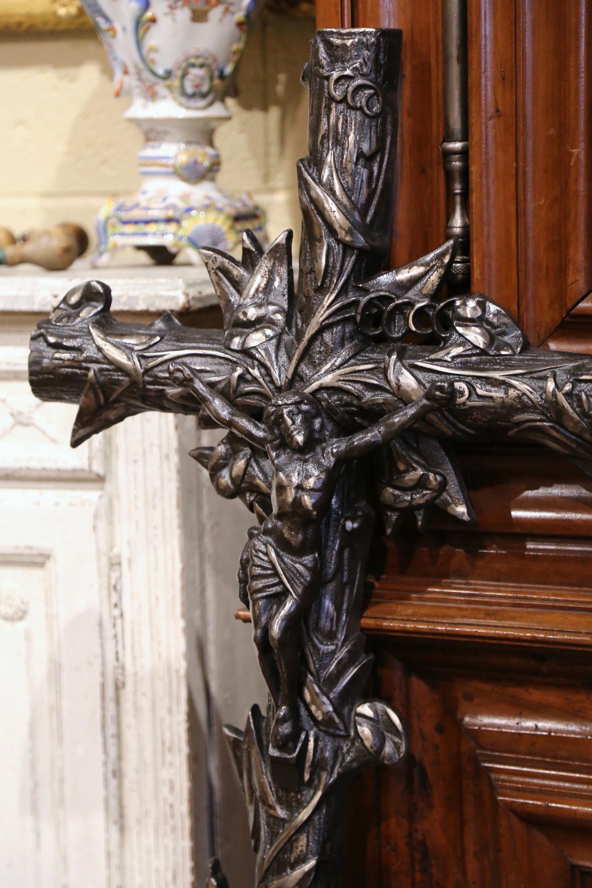 Mid-19th Century French Polished Iron Garden Crucifix Cross with Floral Motifs For Sale 3
